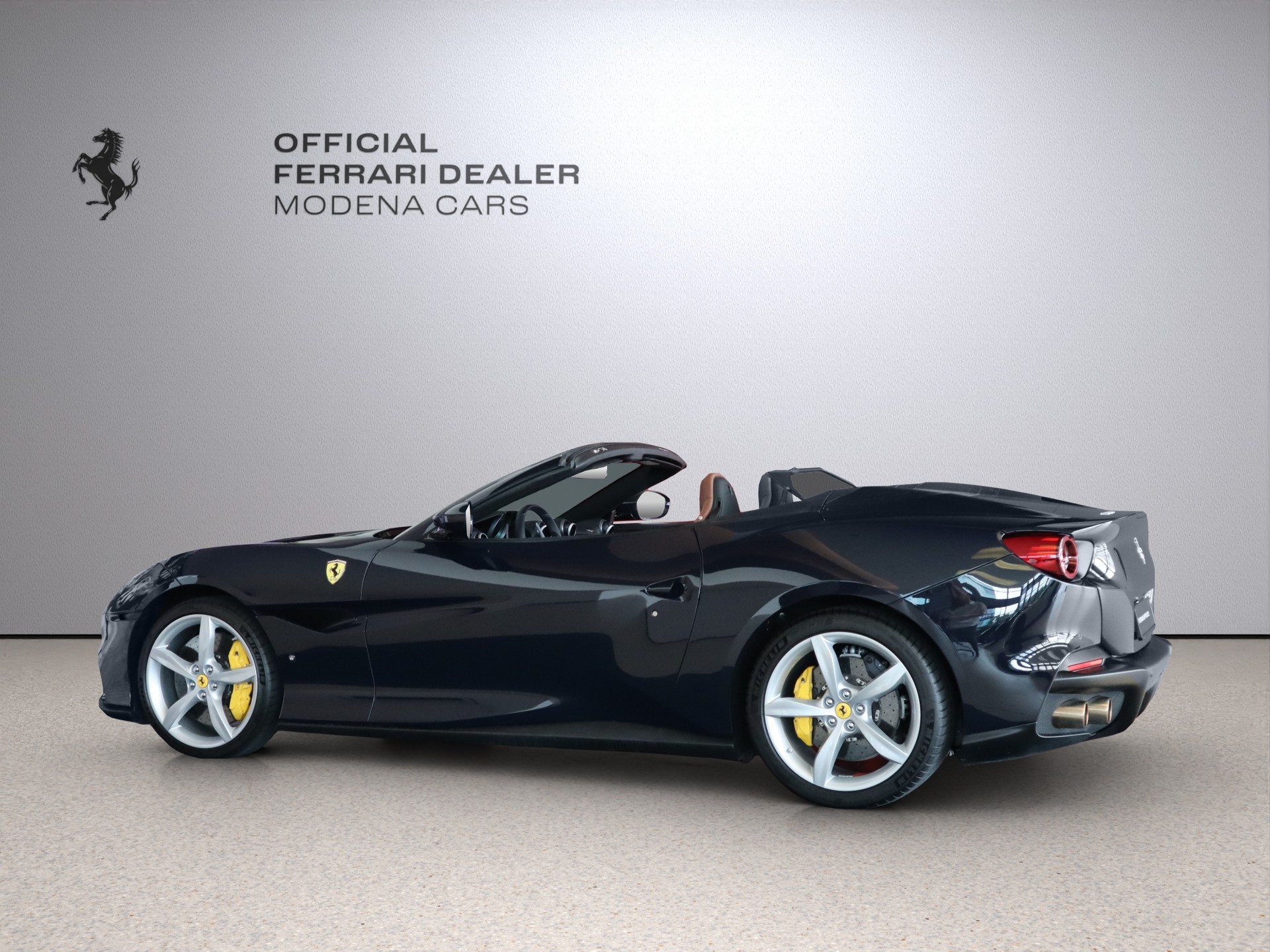 FERRARI Portofino M-image-8
