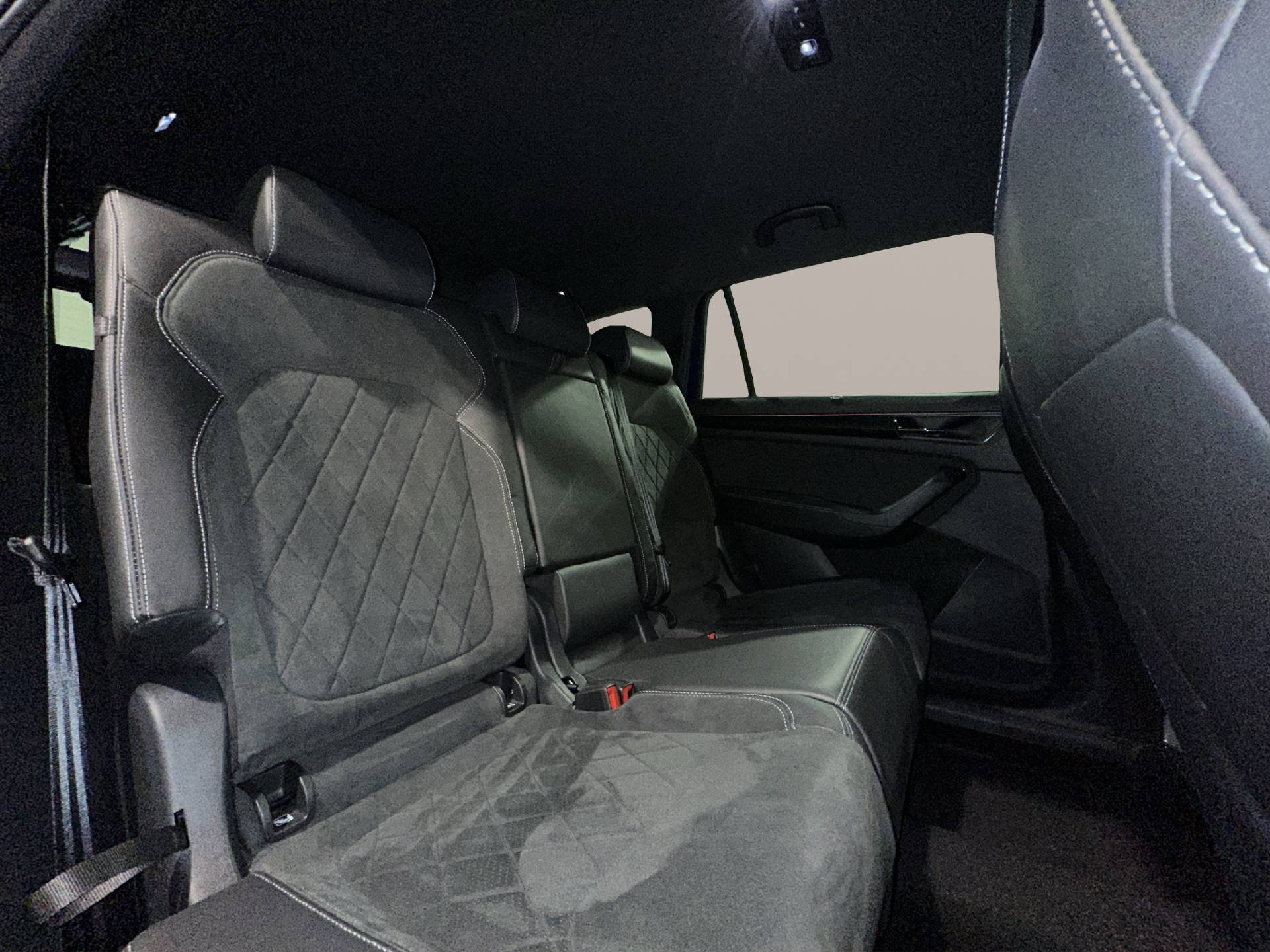 SKODA Kodiaq 2.0 TDI 200 Sportline DSG-image-16