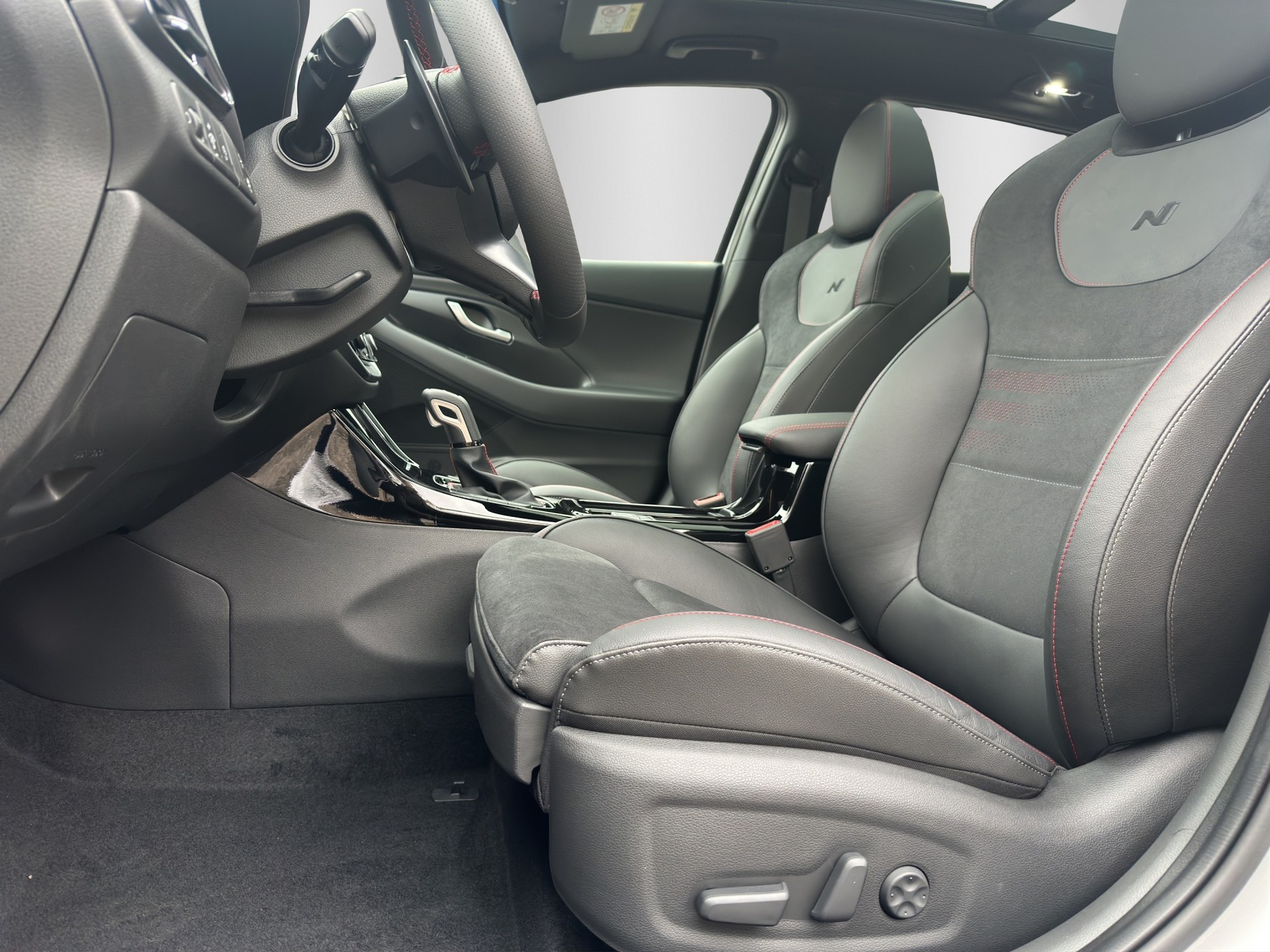 HYUNDAI i30 1.5 T-GDi N Line DCT-image-10