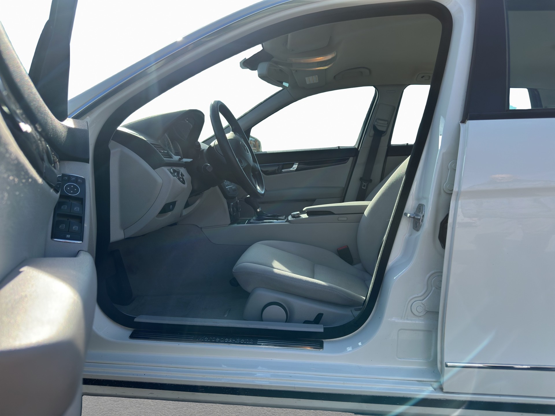 MERCEDES-BENZ C 200 CGI BlueEfficiency My Star Automatic-image-7