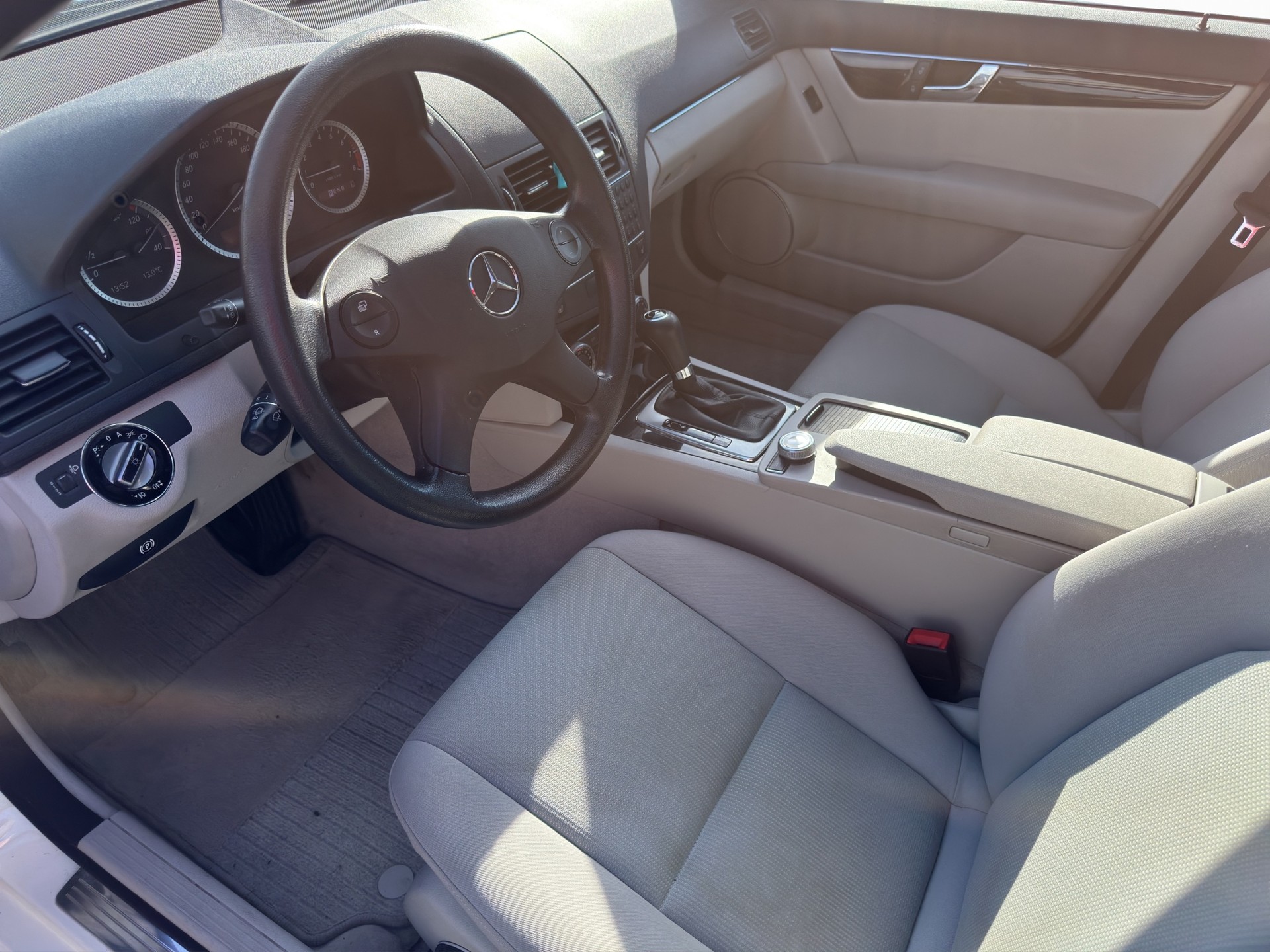 MERCEDES-BENZ C 200 CGI BlueEfficiency My Star Automatic-image-8