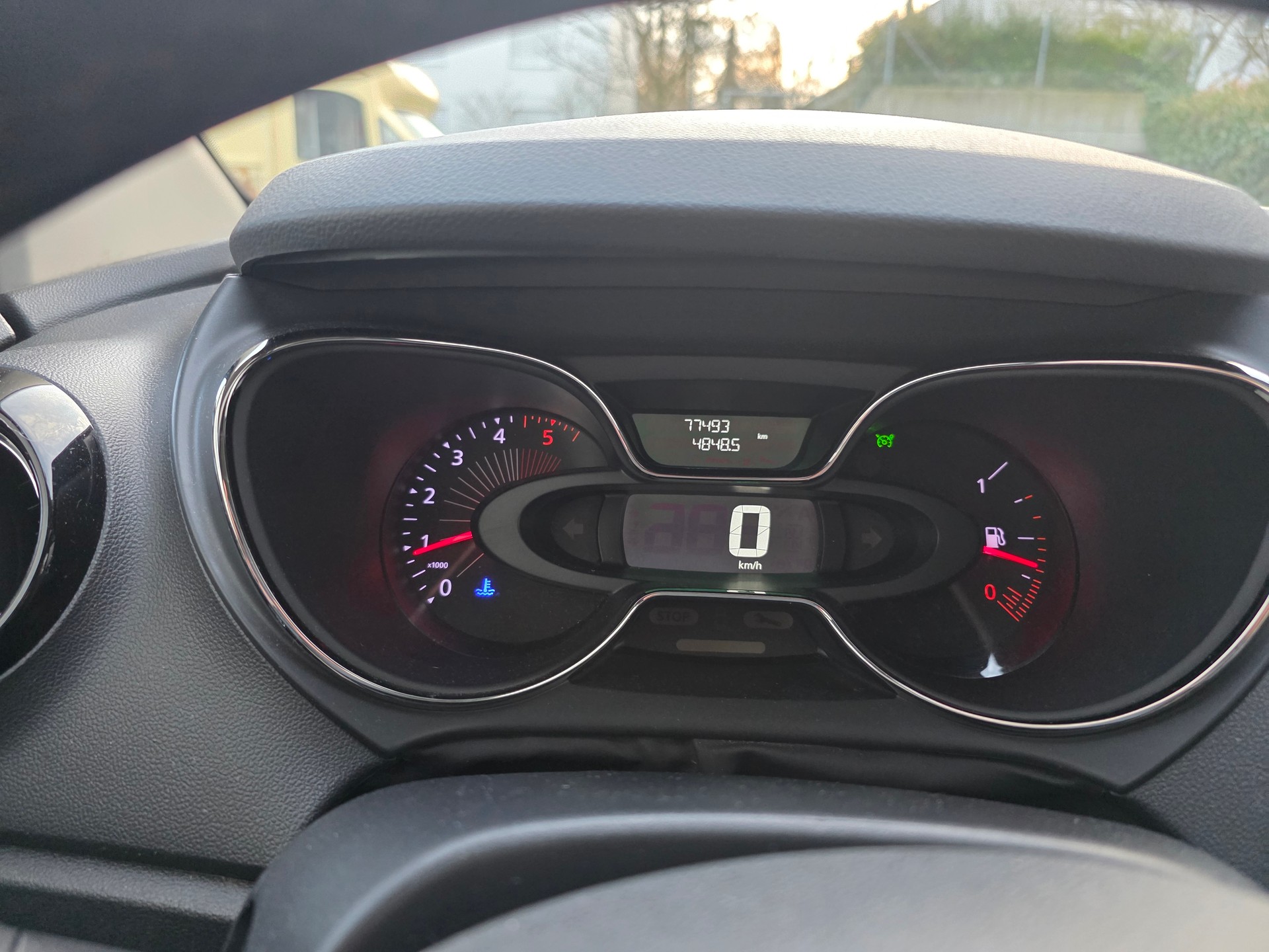 RENAULT Captur 1.5 dCi Intens-image-10