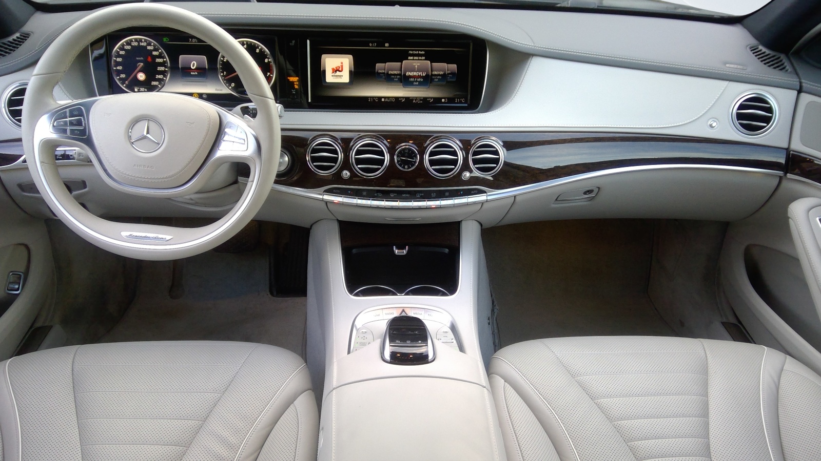 MERCEDES-BENZ S 500 4Matic 7G-Tronic-showroom-element-3