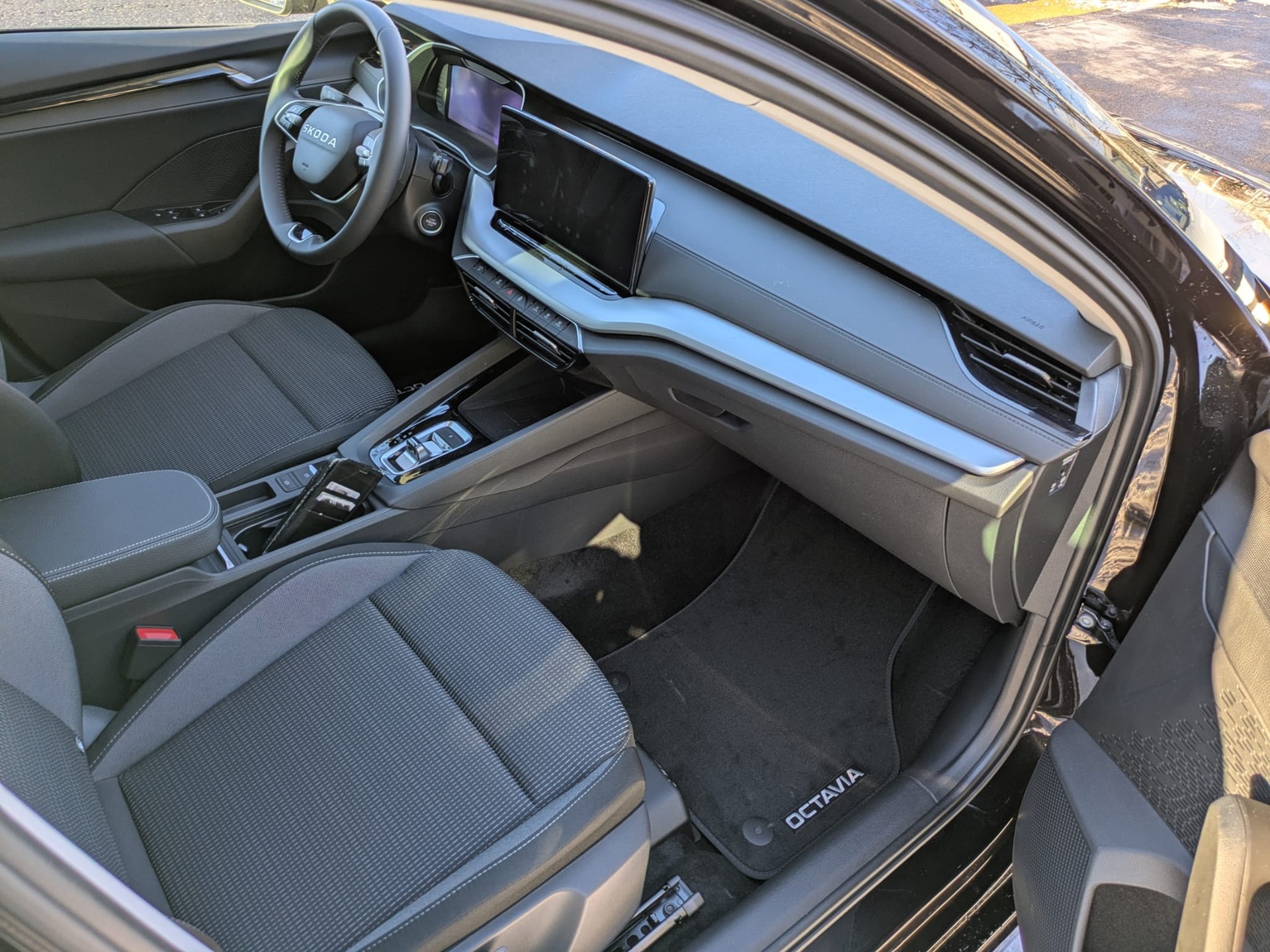 SKODA Octavia Combi 1.5 TSI mHEV DSG Selection-image-13