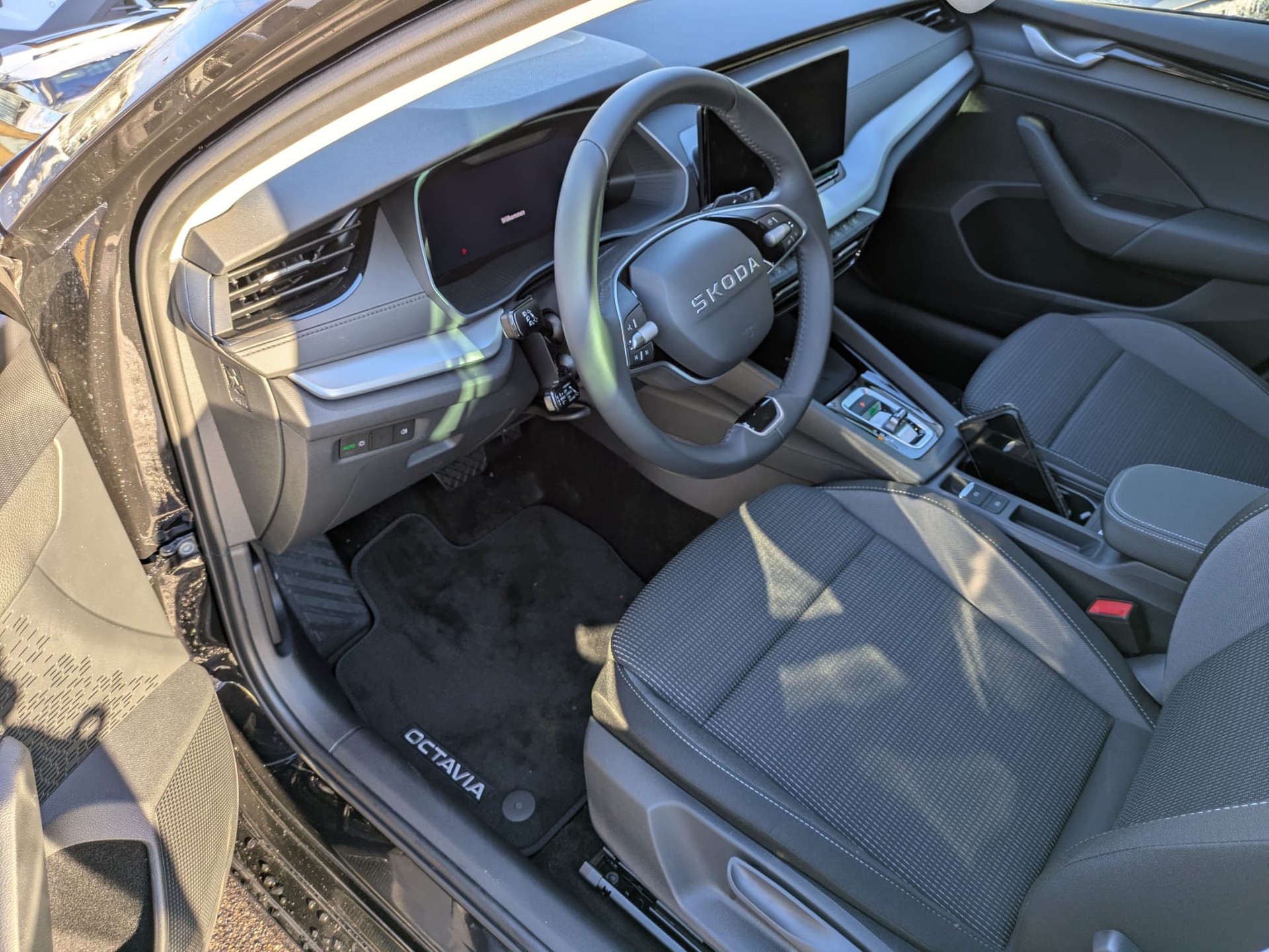 SKODA Octavia Combi 1.5 TSI mHEV DSG Selection-image-14