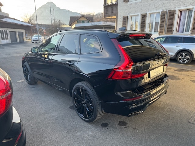 VOLVO XC60 2.0 B5 MH Ultra Black Edition AWD-image-3