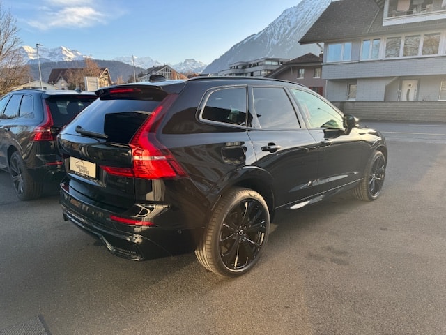 VOLVO XC60 2.0 B5 MH Ultra Black Edition AWD-image-2