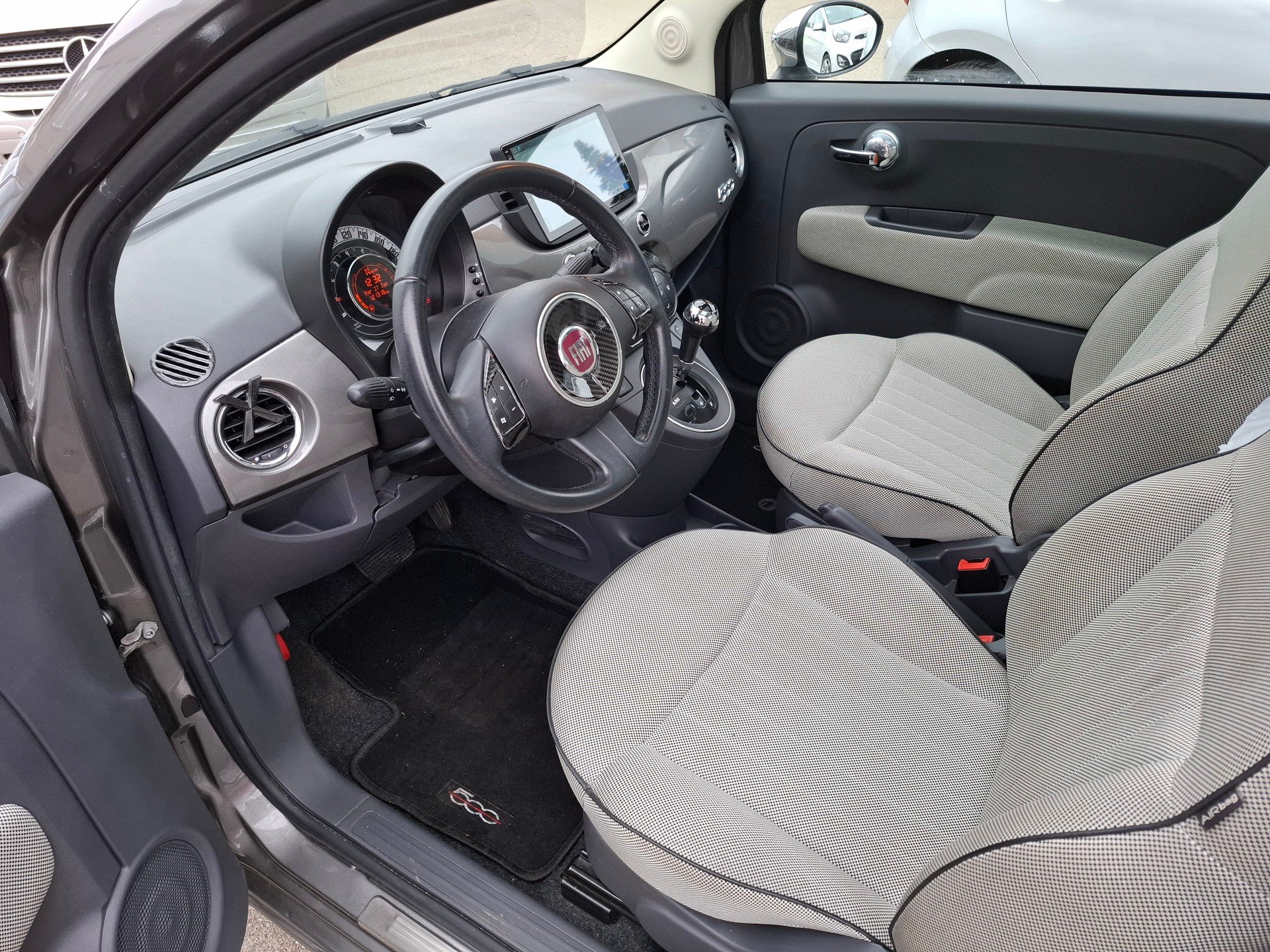 FIAT 500 1.4 16V Lounge Dualogic-image-7