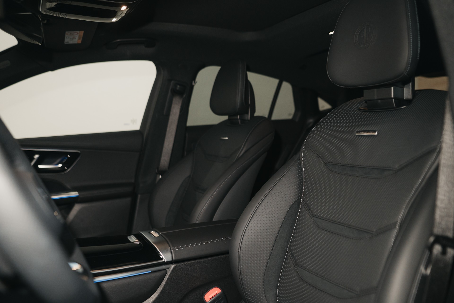 MERCEDES-BENZ GLC Coupé 63 S e AMG Executive Edition 4Matic 9G-Tronic-image-14
