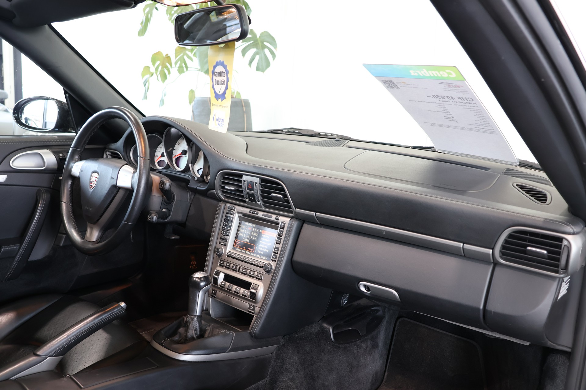 PORSCHE 911 Targa 4-image-11