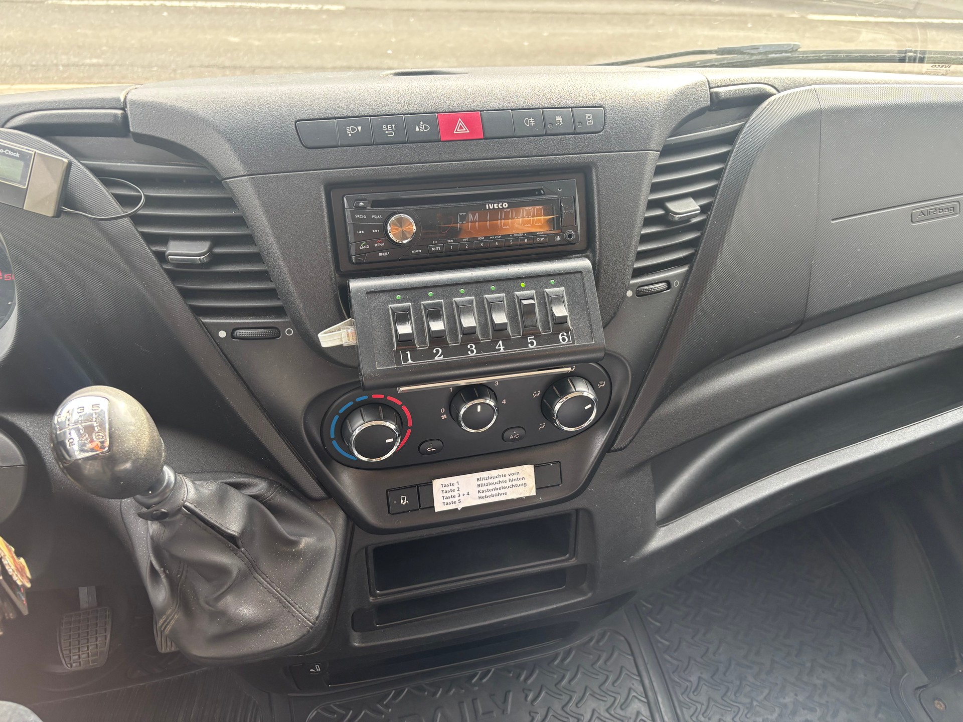 IVECO 35 S 15-image-5