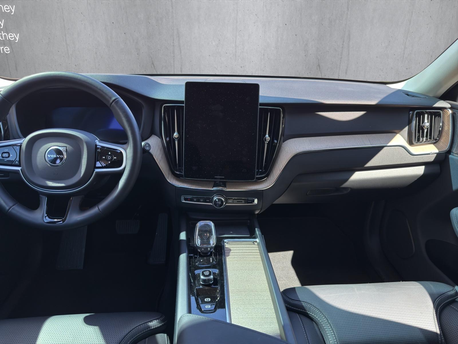 VOLVO XC60 T8 eAWD PluginHybrid Plus Dark Geartronic-image-9