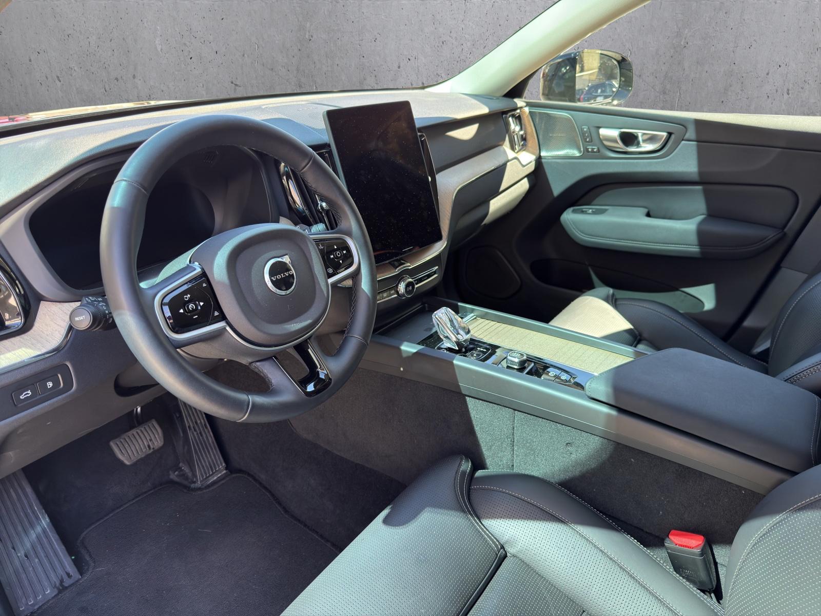 VOLVO XC60 T8 eAWD PluginHybrid Plus Dark Geartronic-image-6