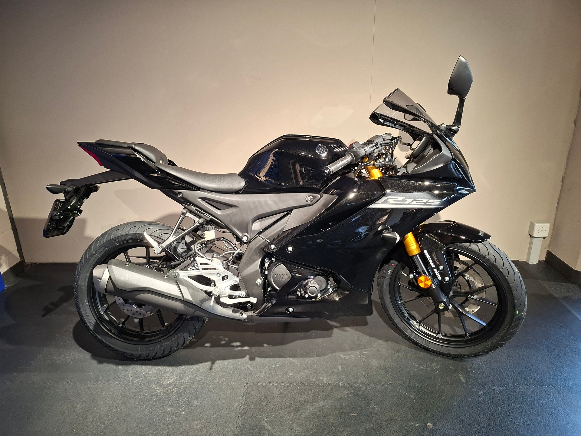 YAMAHA YZF-R 125 ABS-image-0