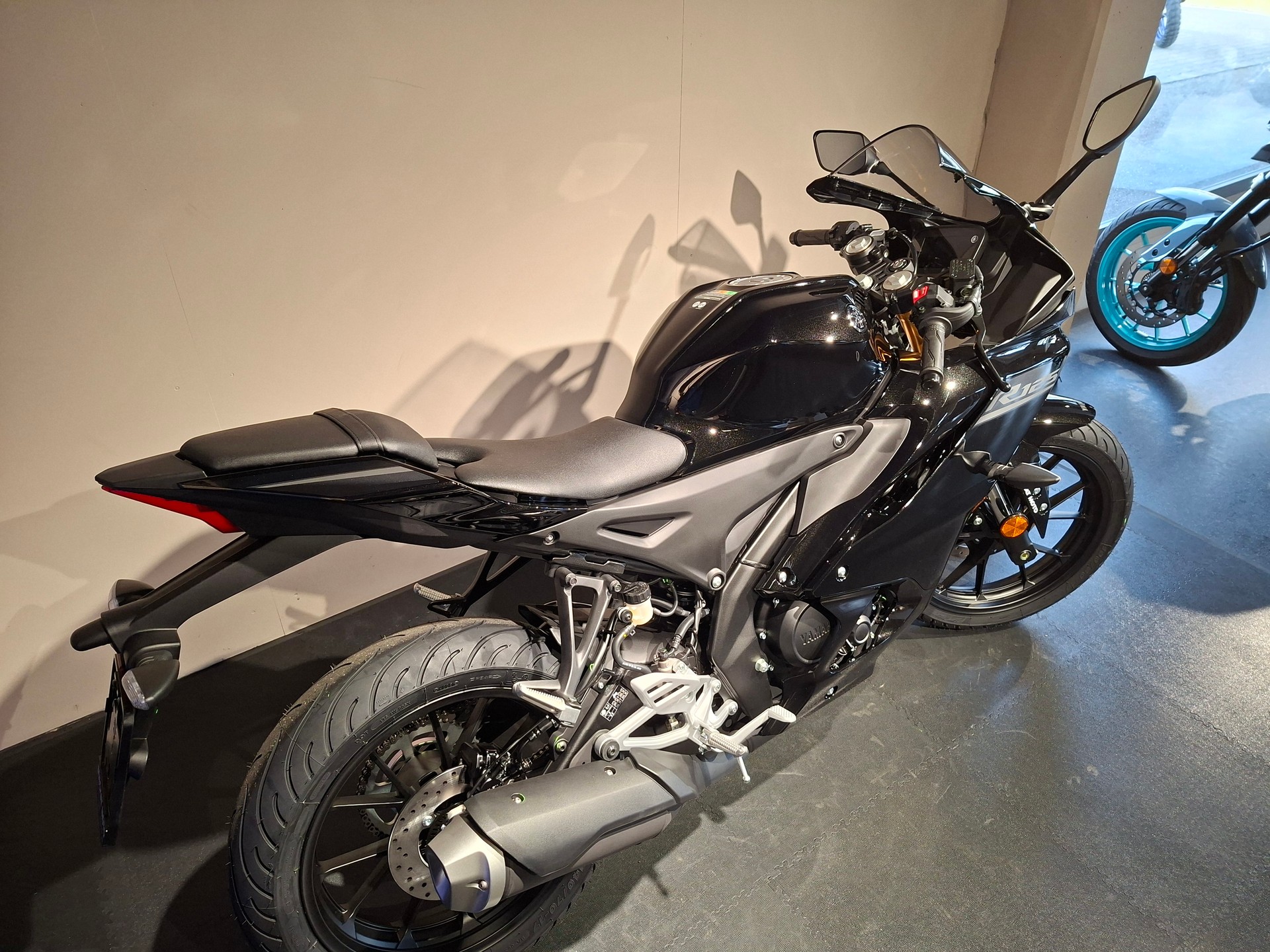 YAMAHA YZF-R 125 ABS-image-4