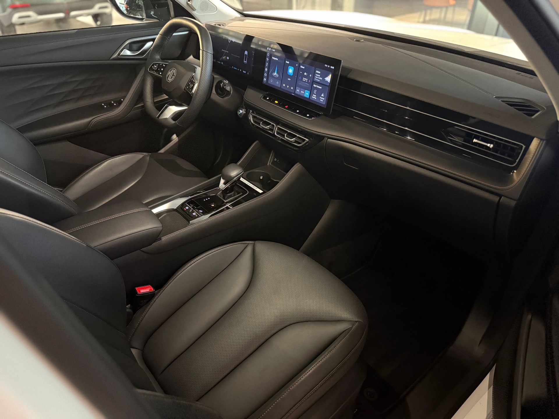 MG HS 1.5 T PHEV Luxury-image-8