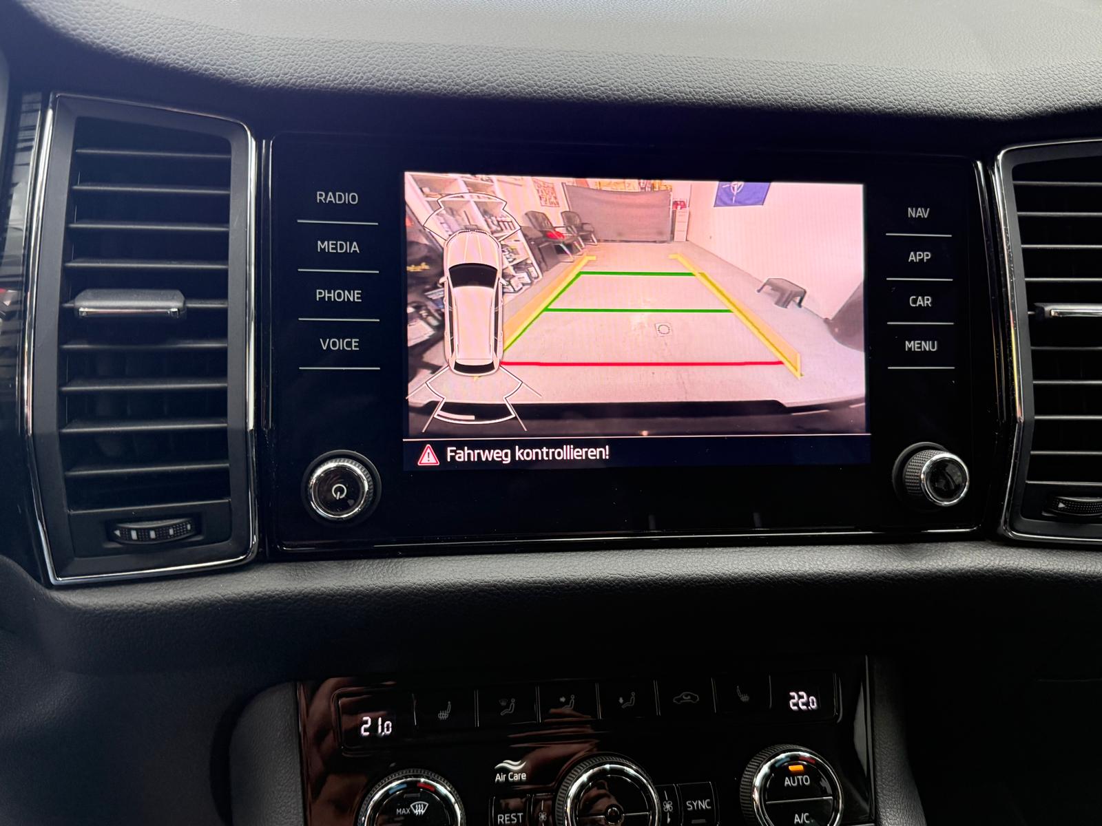 SKODA Kodiaq 2.0 TSI 4x4 Sport Line-image-9