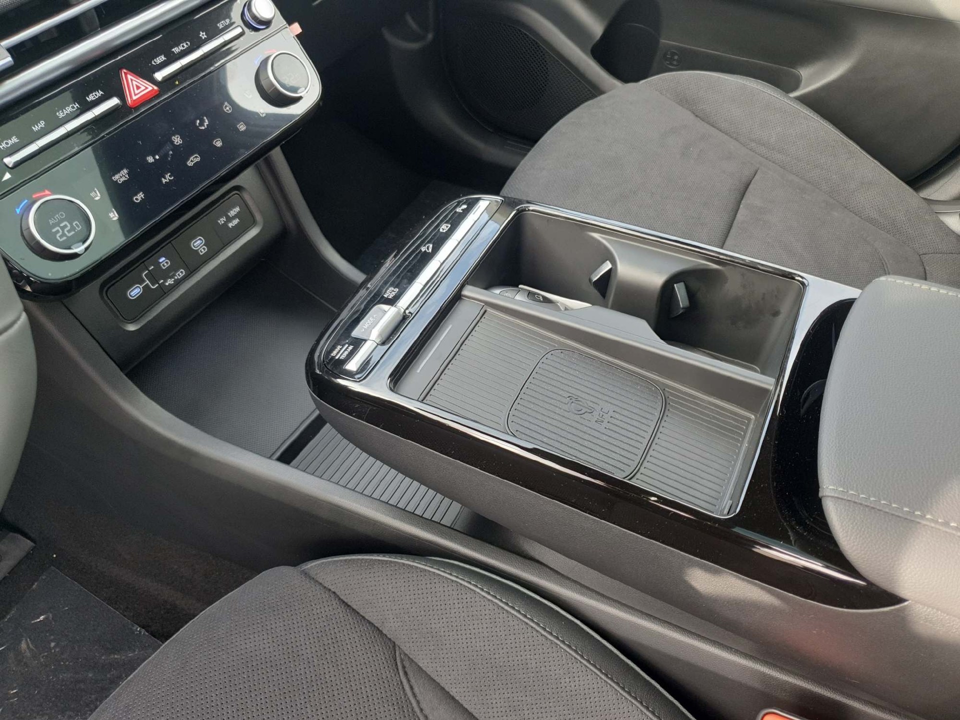 HYUNDAI Tucson 1.6 PHEV 20th Anniversary 4WD-image-10
