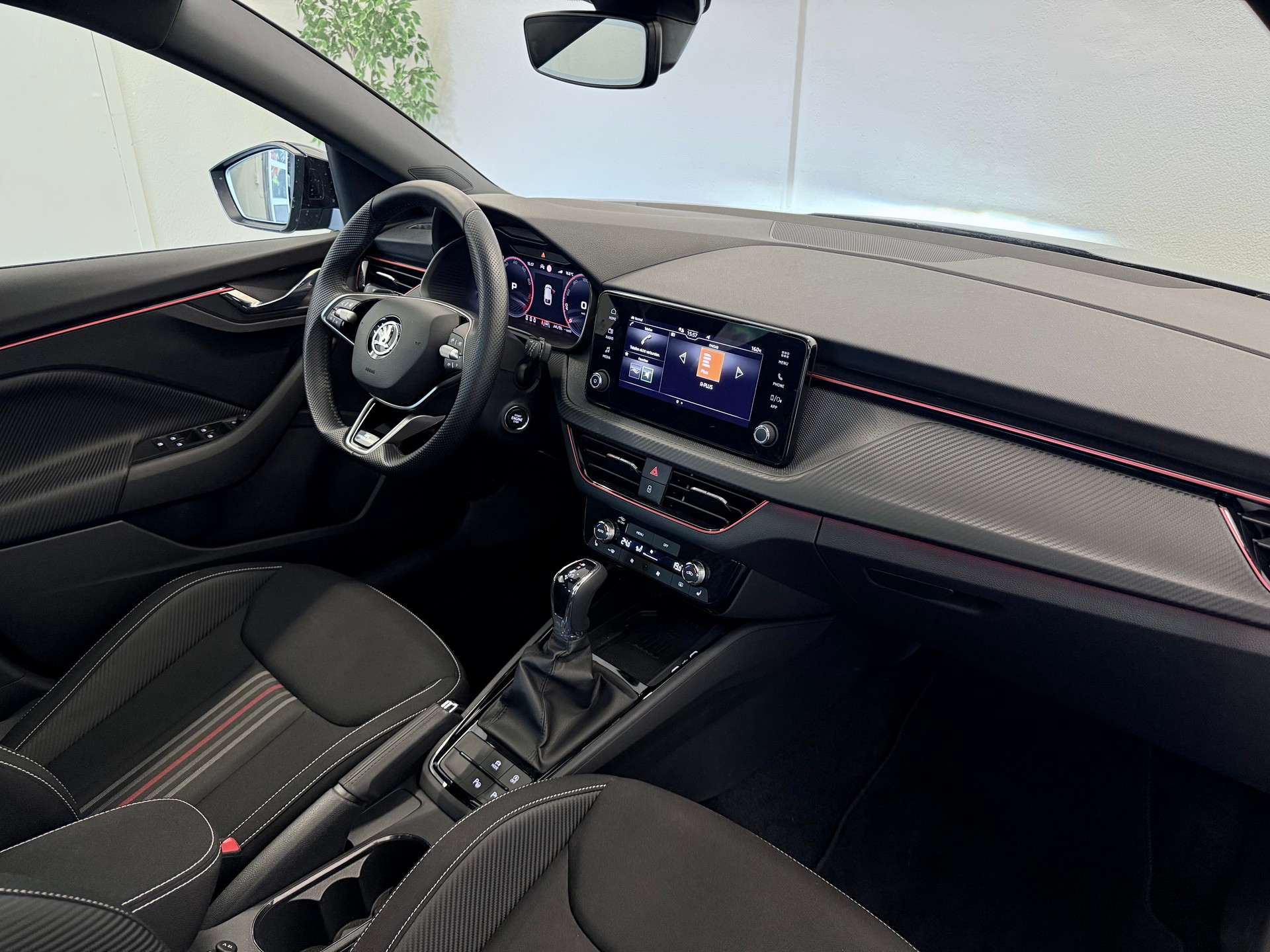SKODA Scala 1.0 TSI Monte Carlo DSG-image-15