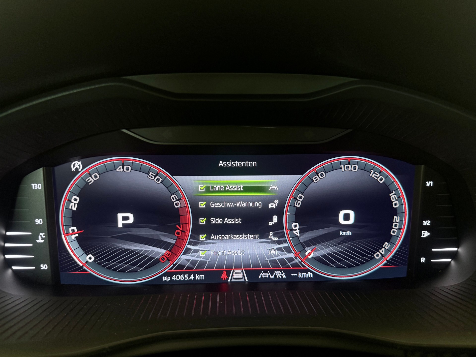 SKODA Scala 1.0 TSI Monte Carlo DSG-image-21