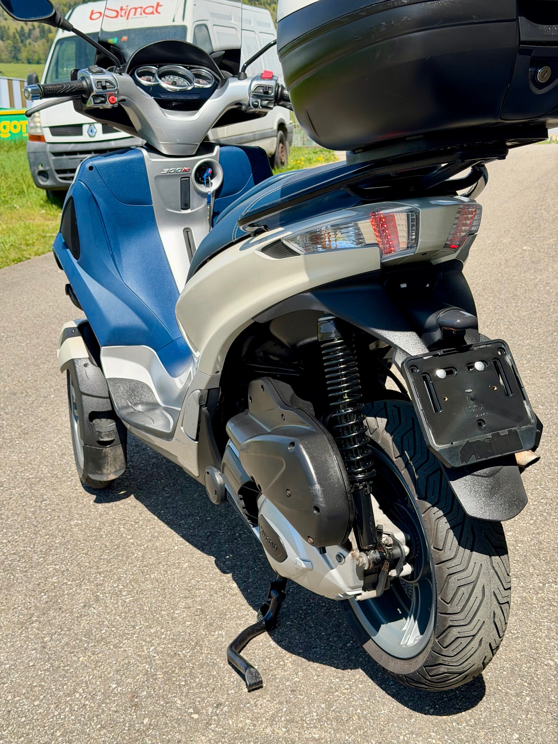 PIAGGIO MP3 Yourban 300 i.e.-image-12