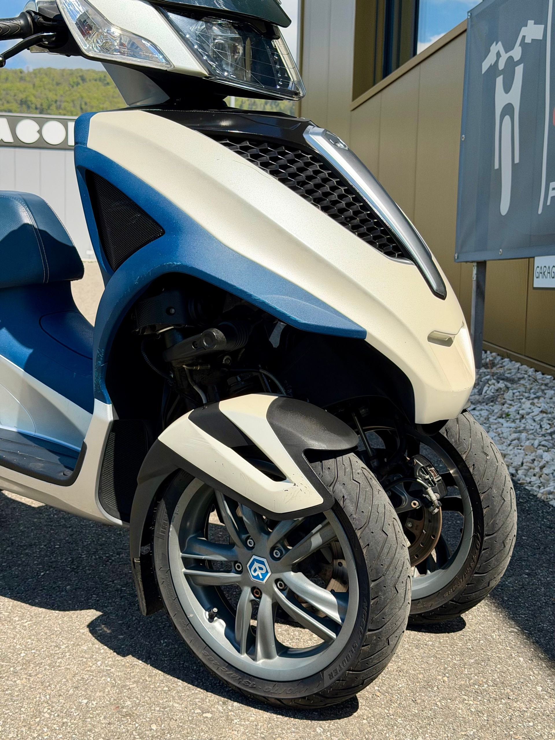 PIAGGIO MP3 Yourban 300 i.e.-image-2