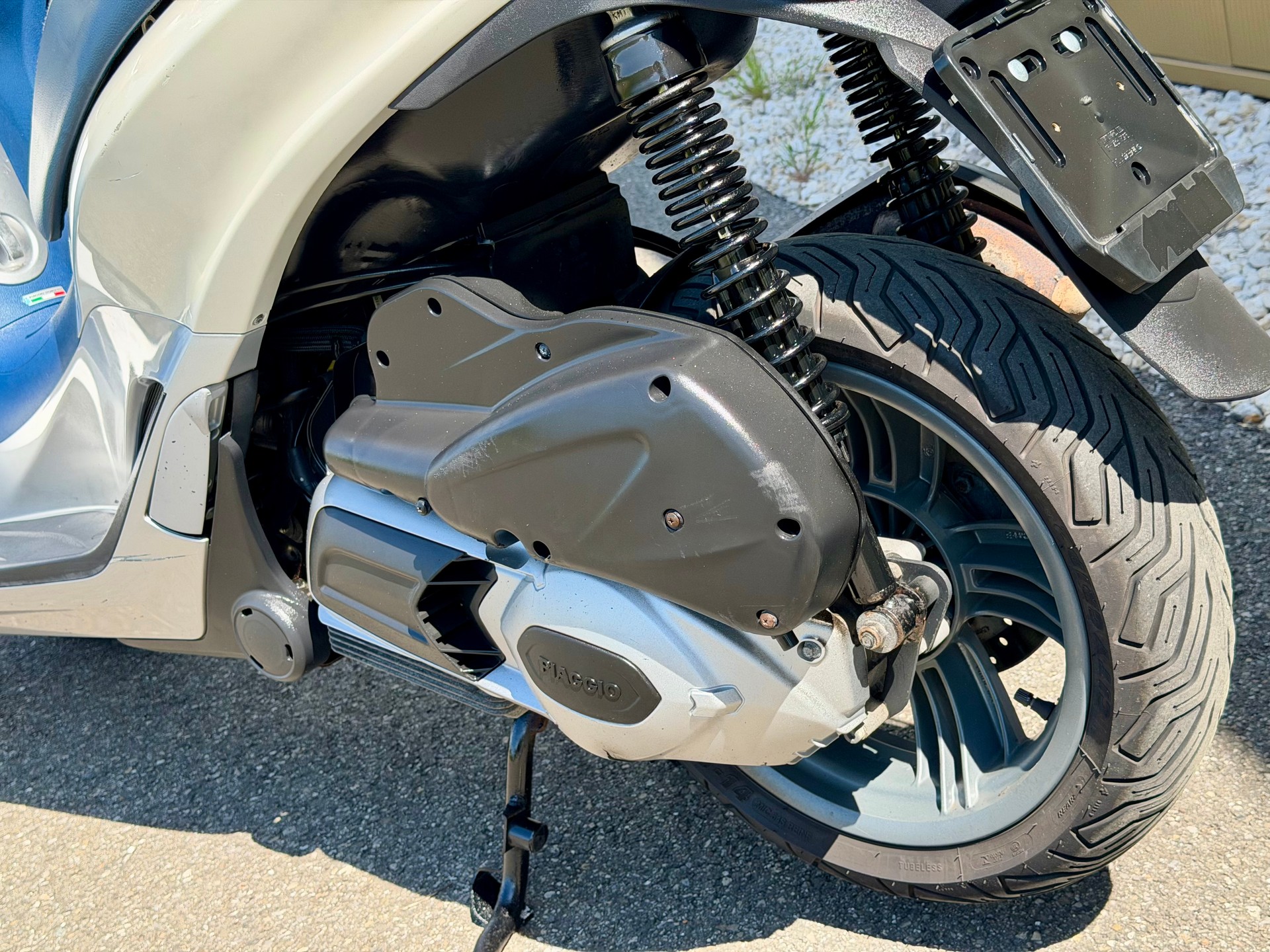 PIAGGIO MP3 Yourban 300 i.e.-image-13