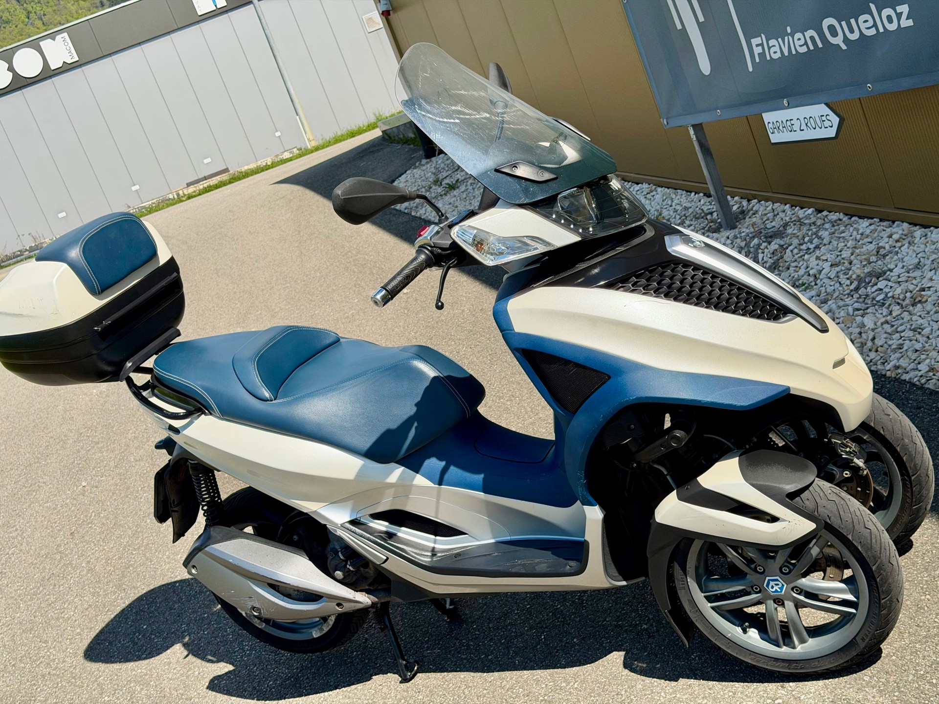 PIAGGIO MP3 Yourban 300 i.e.-image-1