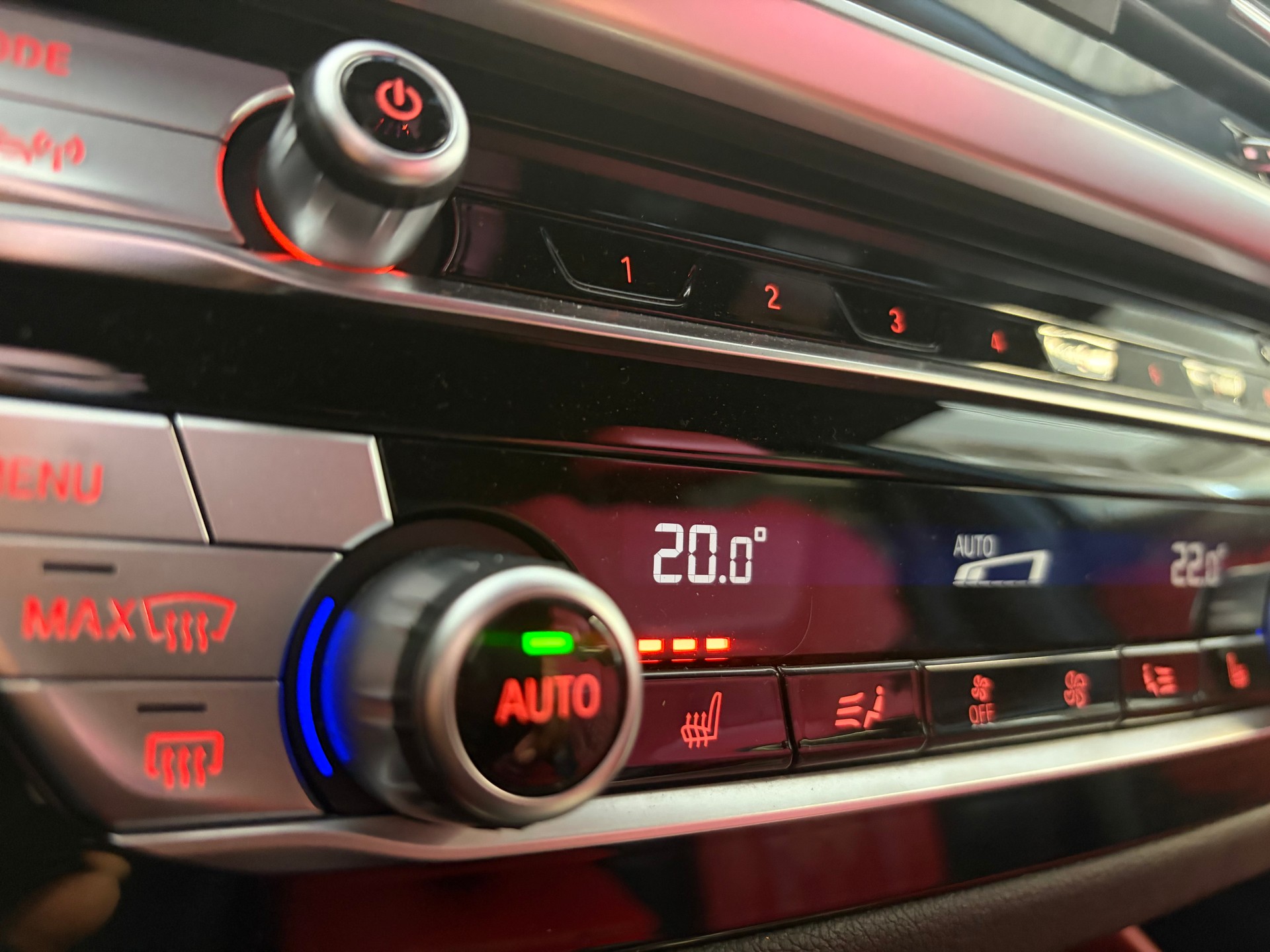 BMW X4 M40i Steptronic | CH Swiss | Individual Leder Fiona Rot-Schwarz | LED | Memory | DRIVING ASSISTANT |-image-17