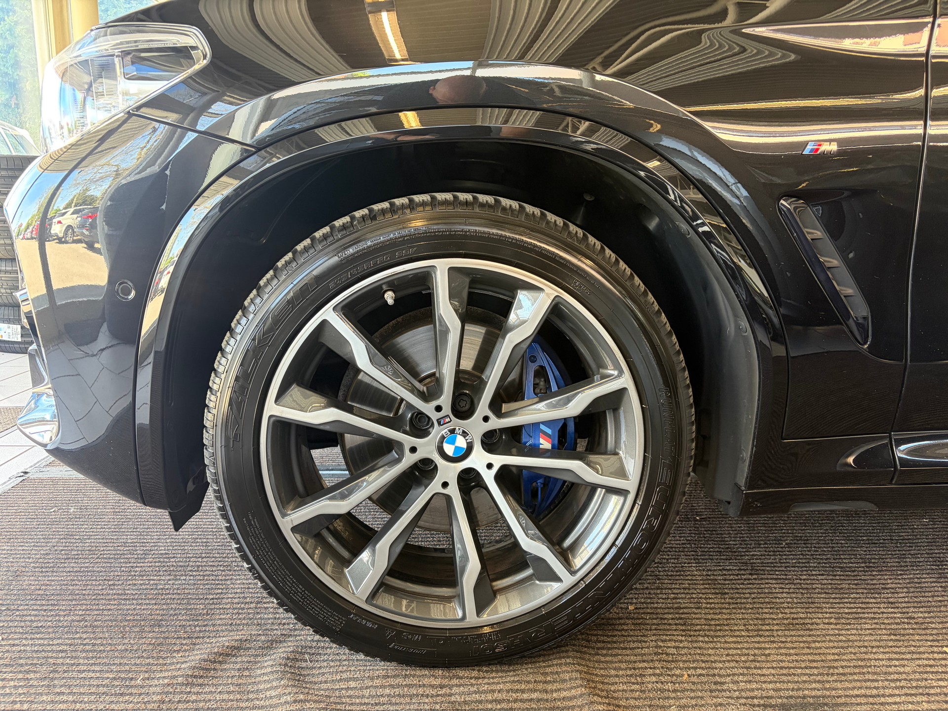 BMW X4 M40i Steptronic | CH Swiss | Individual Leder Fiona Rot-Schwarz | LED | Memory | DRIVING ASSISTANT |-image-9