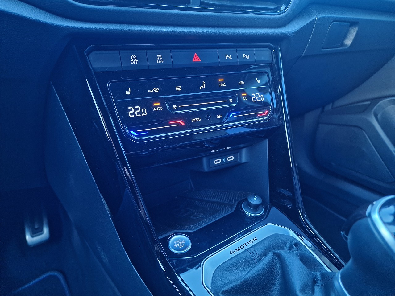 VW T-Roc 2.0 TSI R DSG 4Motion-image-26