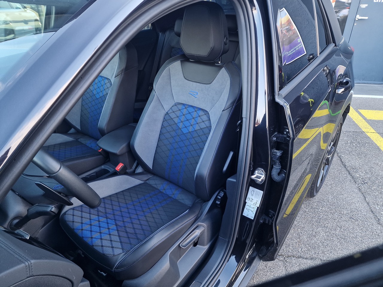 VW T-Roc 2.0 TSI R DSG 4Motion-image-10