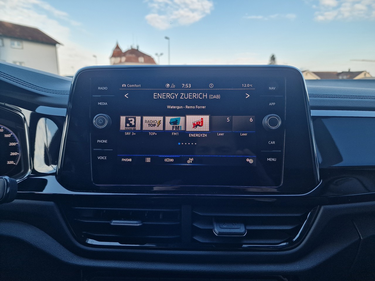 VW T-Roc 2.0 TSI R DSG 4Motion-image-18