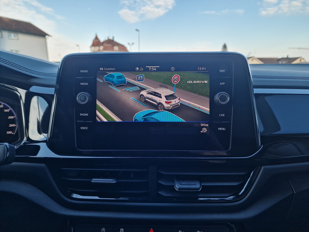 VW T-Roc 2.0 TSI R DSG 4Motion-image-21