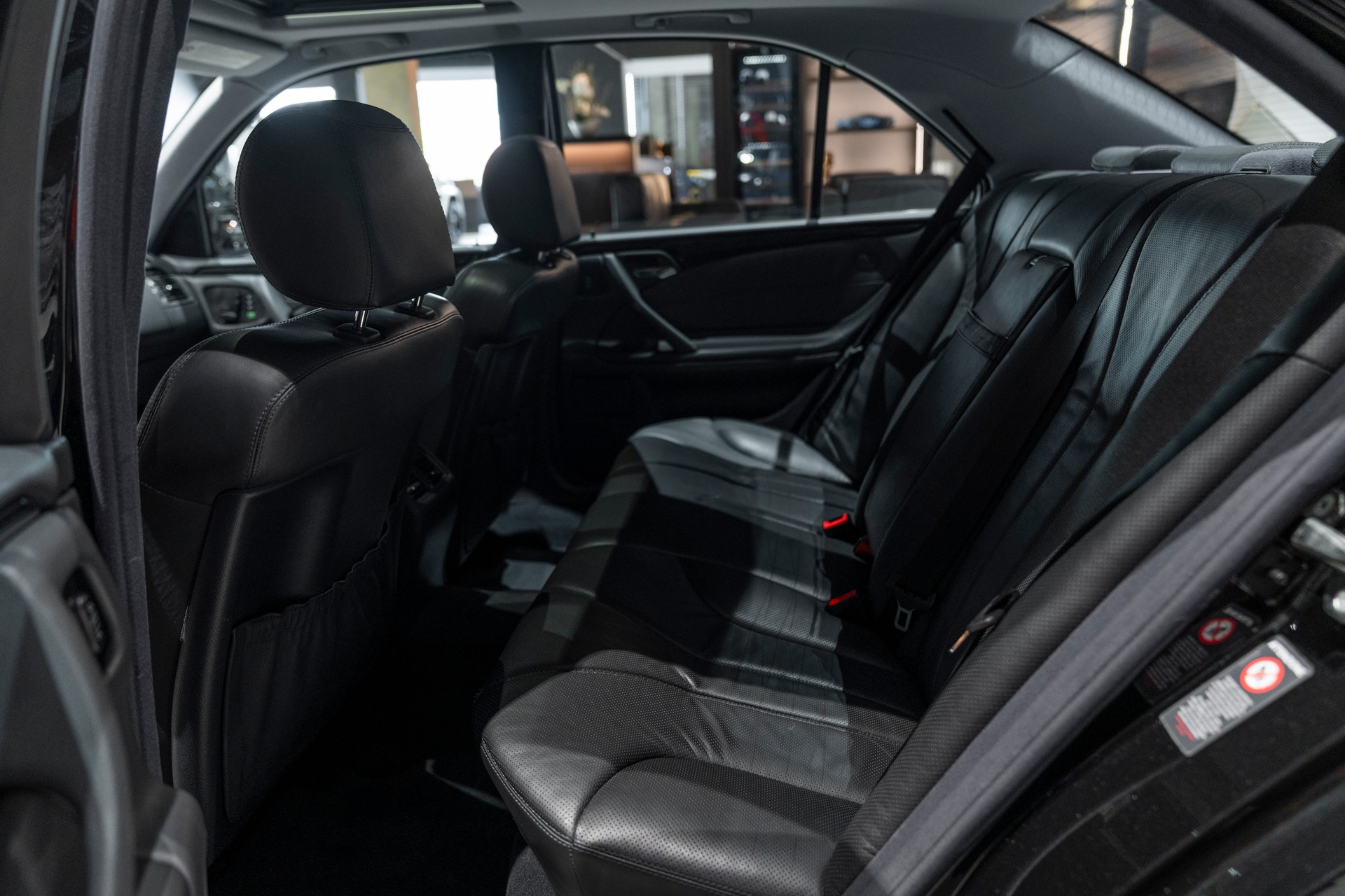 MERCEDES-BENZ E 55 AMG Avantgarde Automatic-image-17