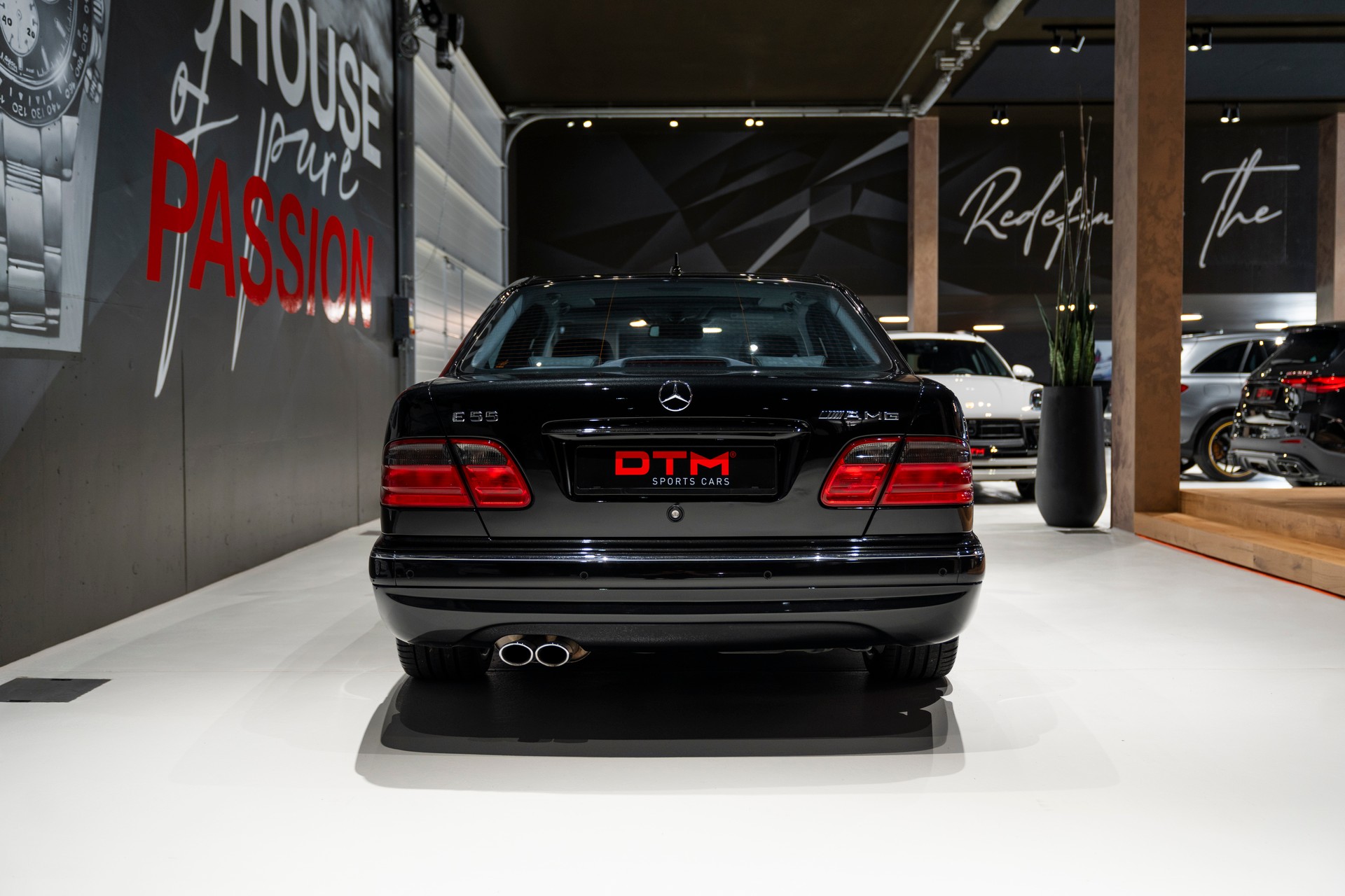 MERCEDES-BENZ E 55 AMG Avantgarde Automatic-image-4