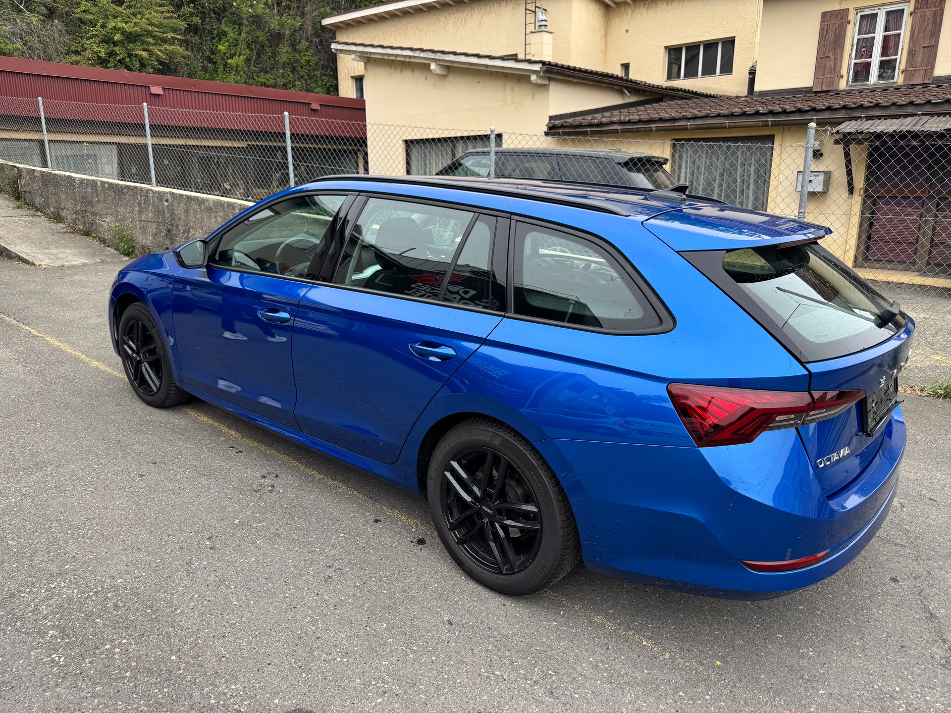 SKODA Octavia Combi 2.0 TSI Ambition DSG 4x4-image-4