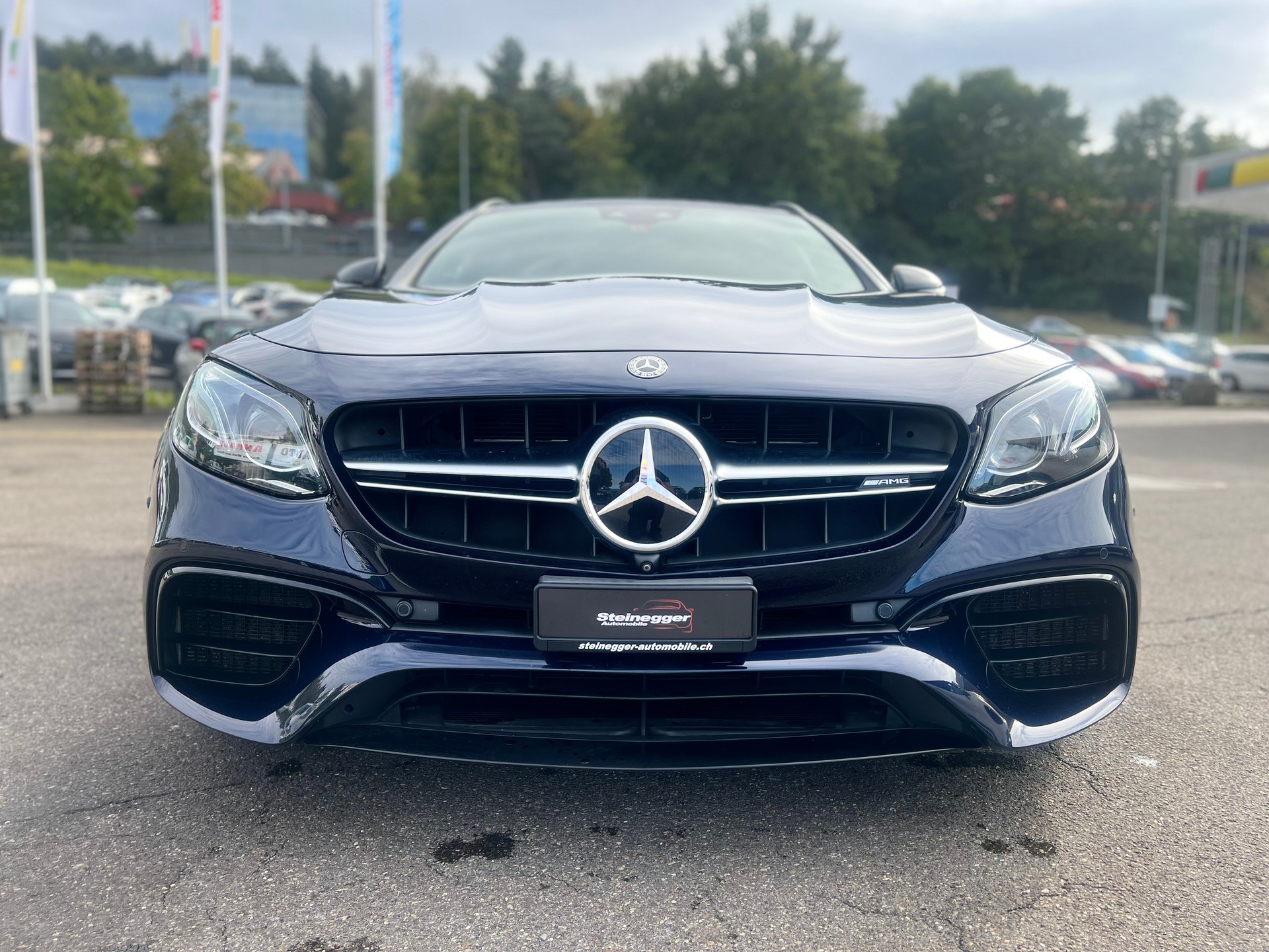 MERCEDES-BENZ E 63 AMG S 4 Matic 9G-Tronic-showroom-element-3