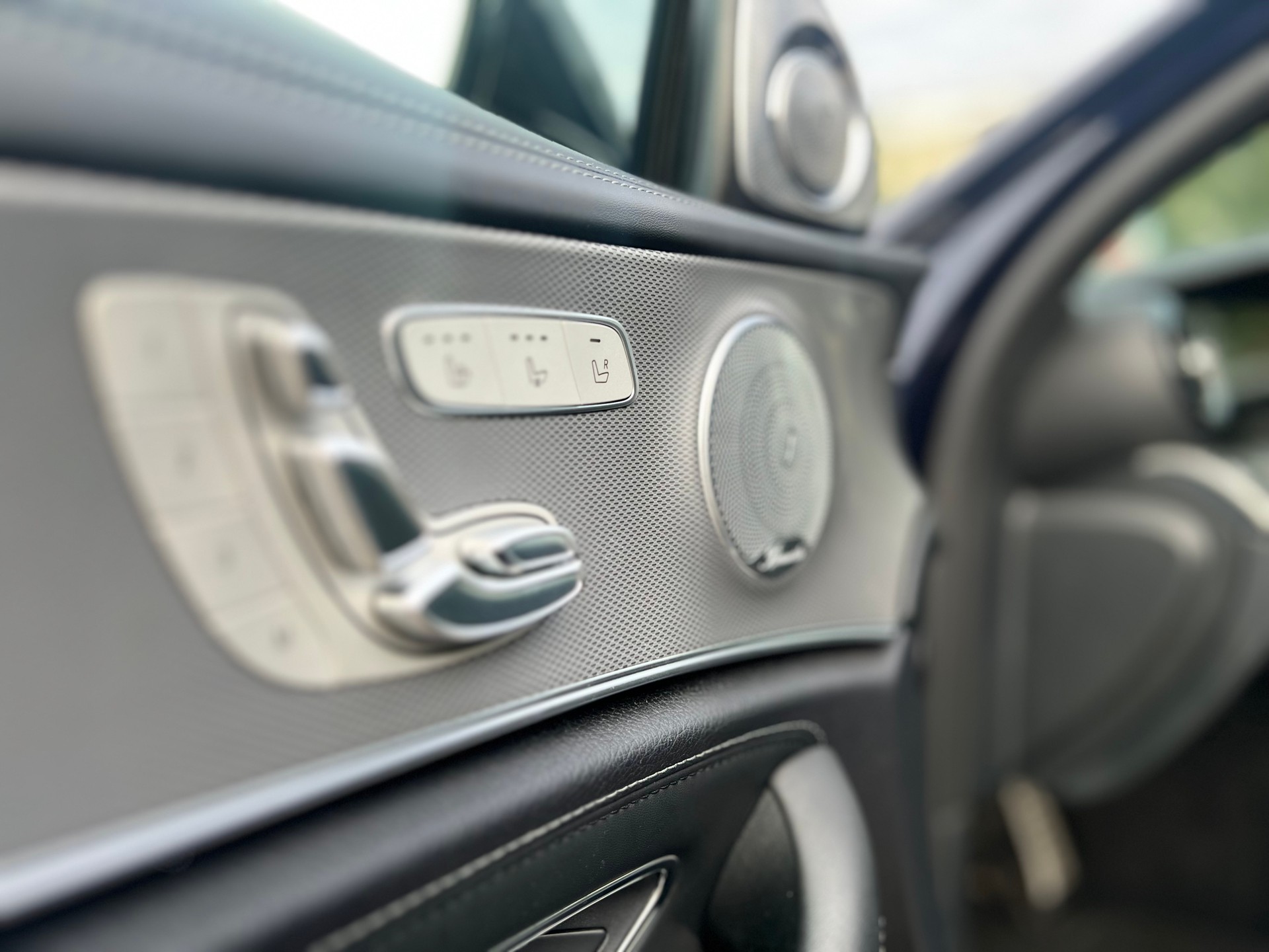 MERCEDES-BENZ E 63 AMG S 4 Matic 9G-Tronic-image-18