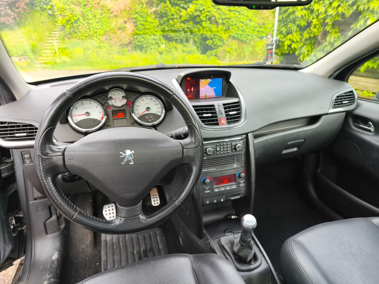 PEUGEOT 207 1.6 16V Turbo XSI-image-11