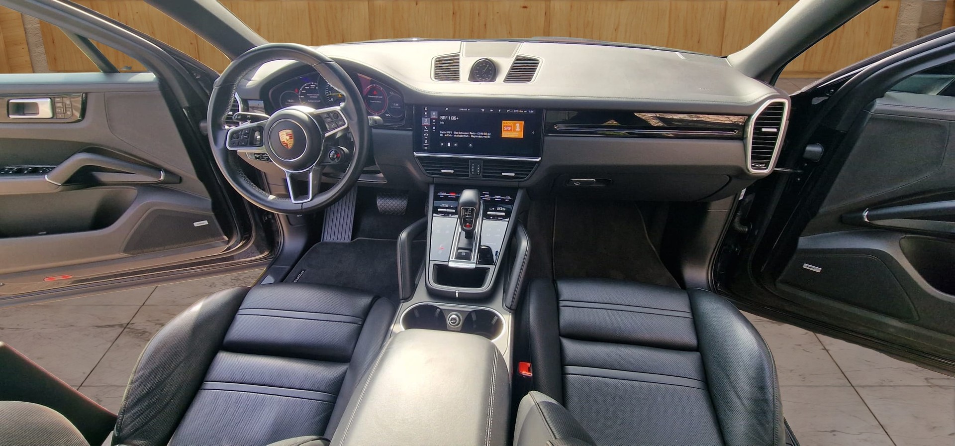 PORSCHE Cayenne Coupé E-Hybrid-image-6