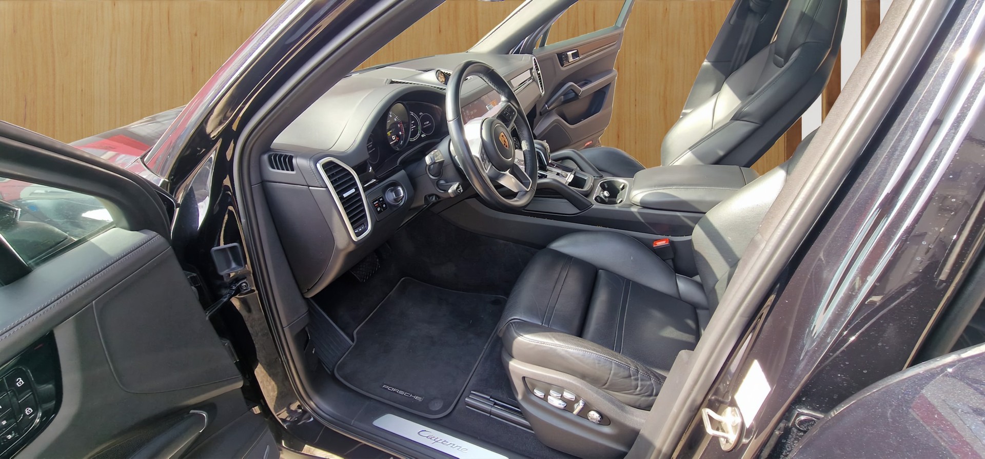 PORSCHE Cayenne Coupé E-Hybrid-image-13
