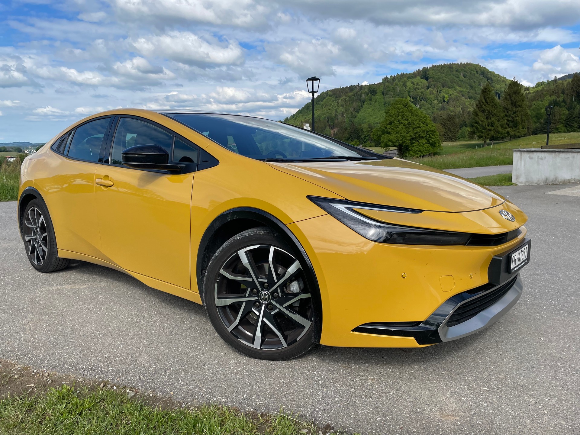 TOYOTA 2.0 Plug-In-Hybrid Style