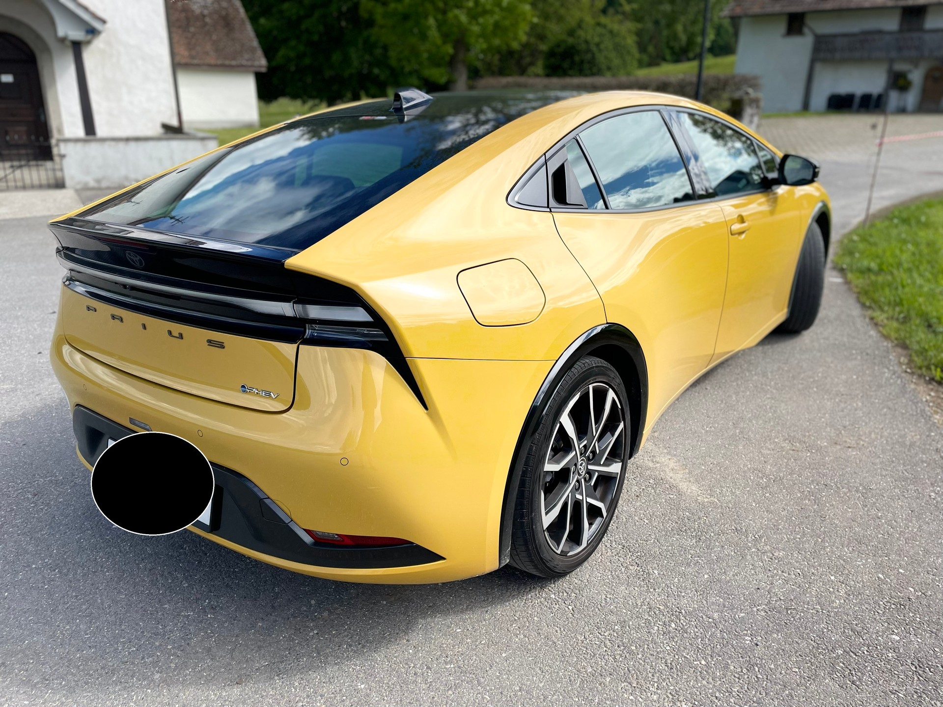 TOYOTA 2.0 Plug-In-Hybrid Style-image-2