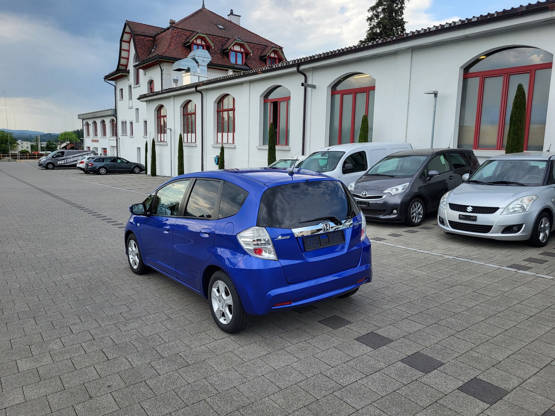HONDA Jazz 1.3i Hybrid Comfort CVT-image-2