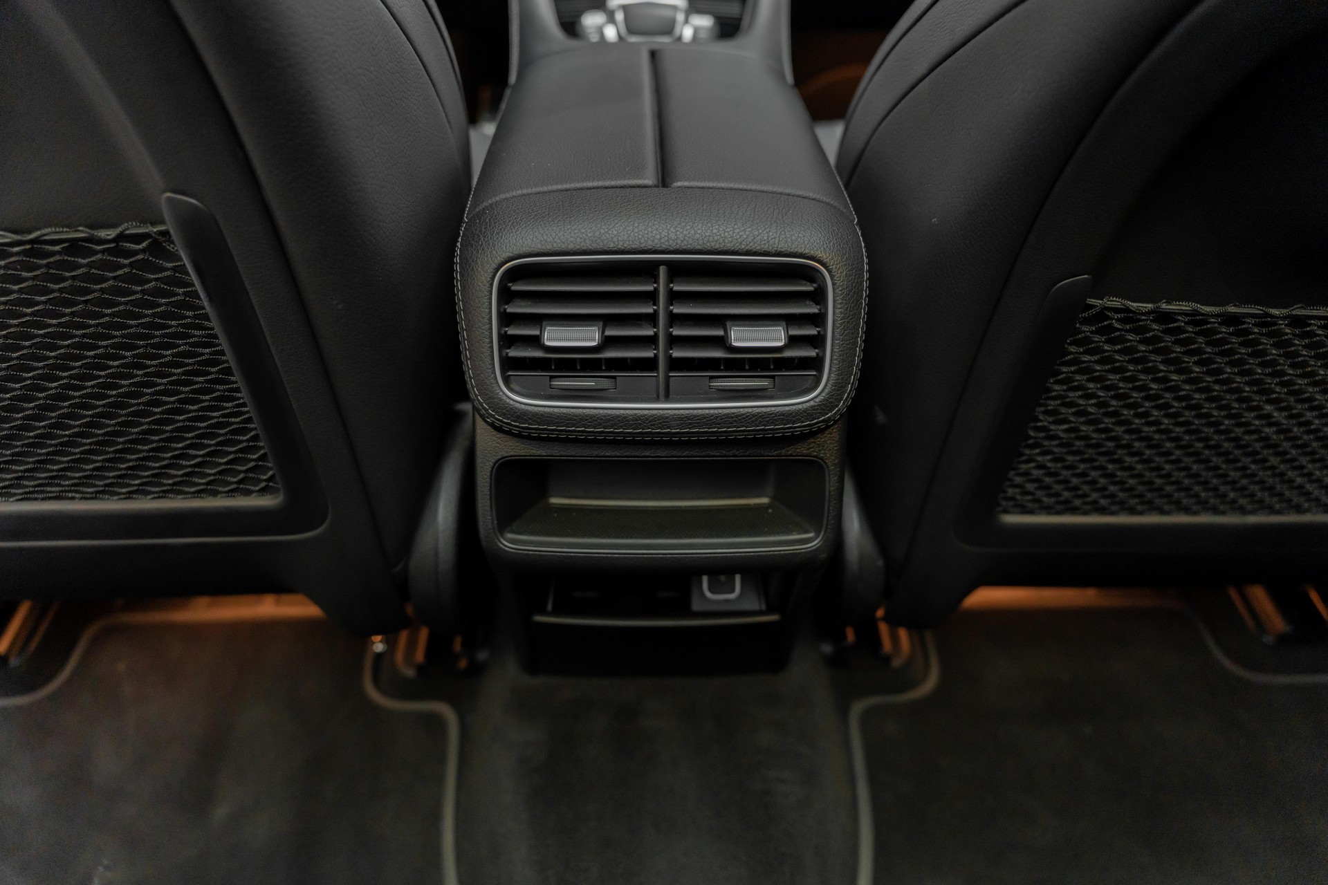 MERCEDES-BENZ GLE 400 d 4Matic AMG Line 9G-Tronic-image-8