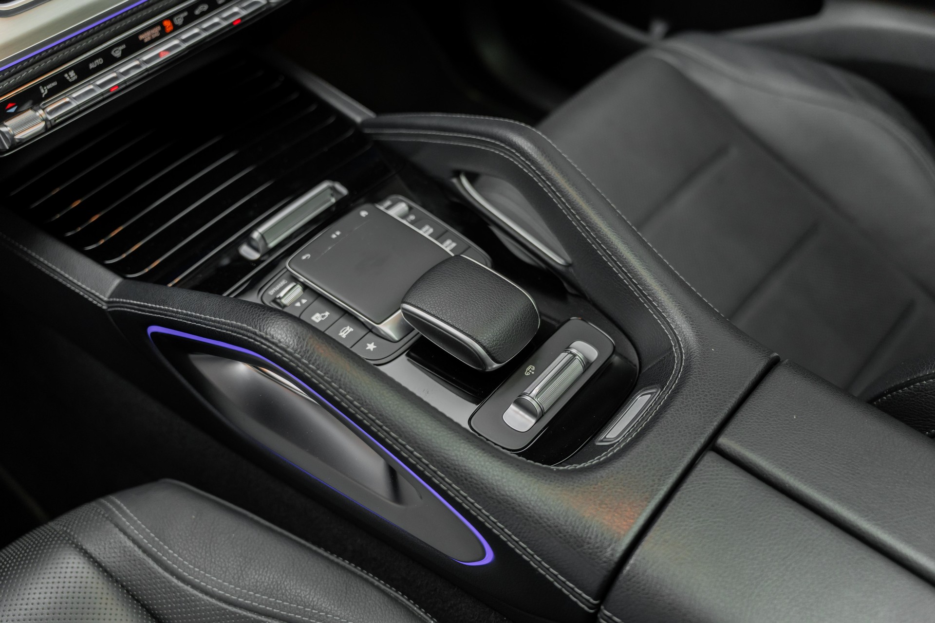 MERCEDES-BENZ GLE 400 d 4Matic AMG Line 9G-Tronic-image-13