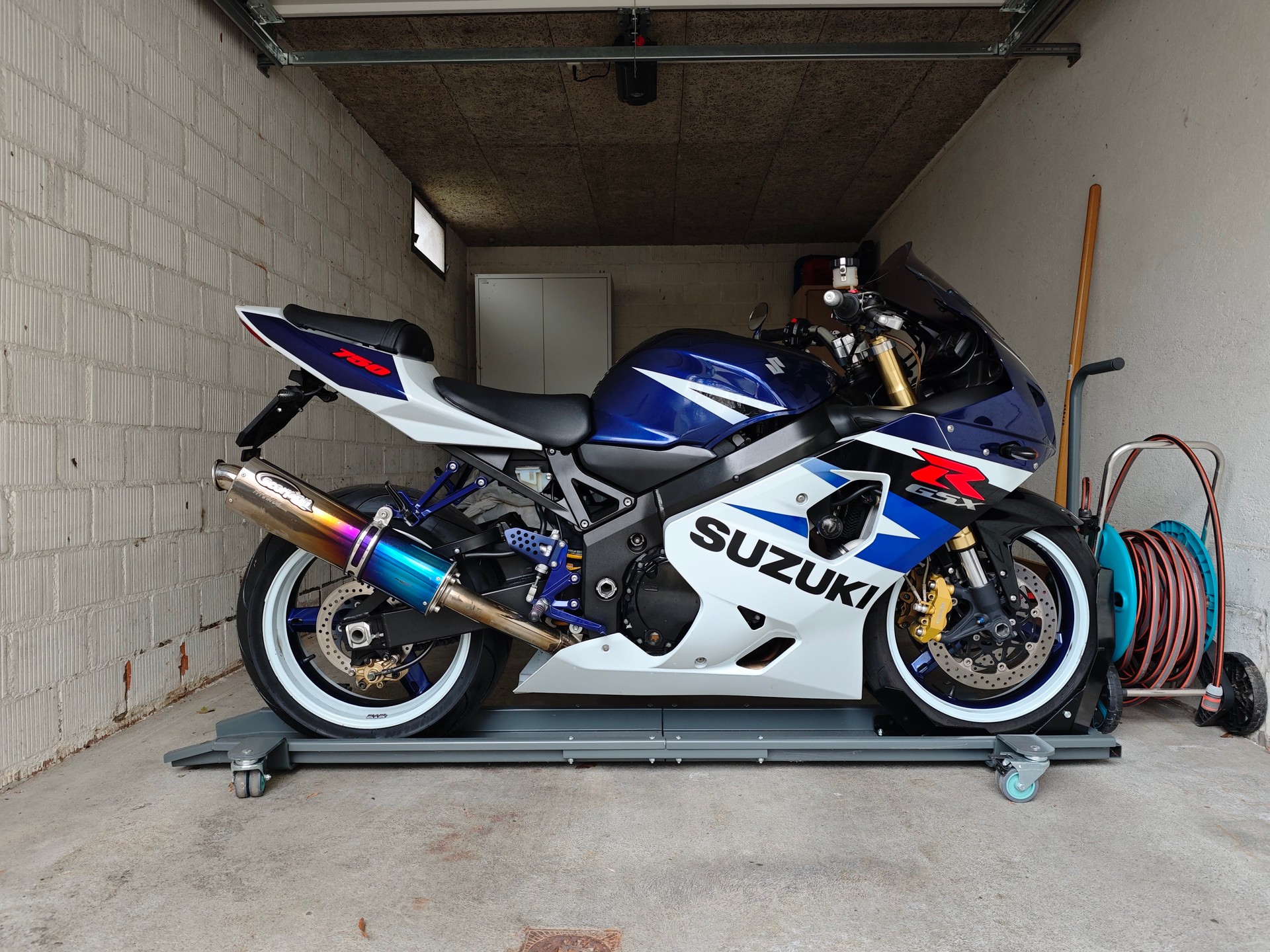 SUZUKI GSX-R 750 K4/K5-image-1