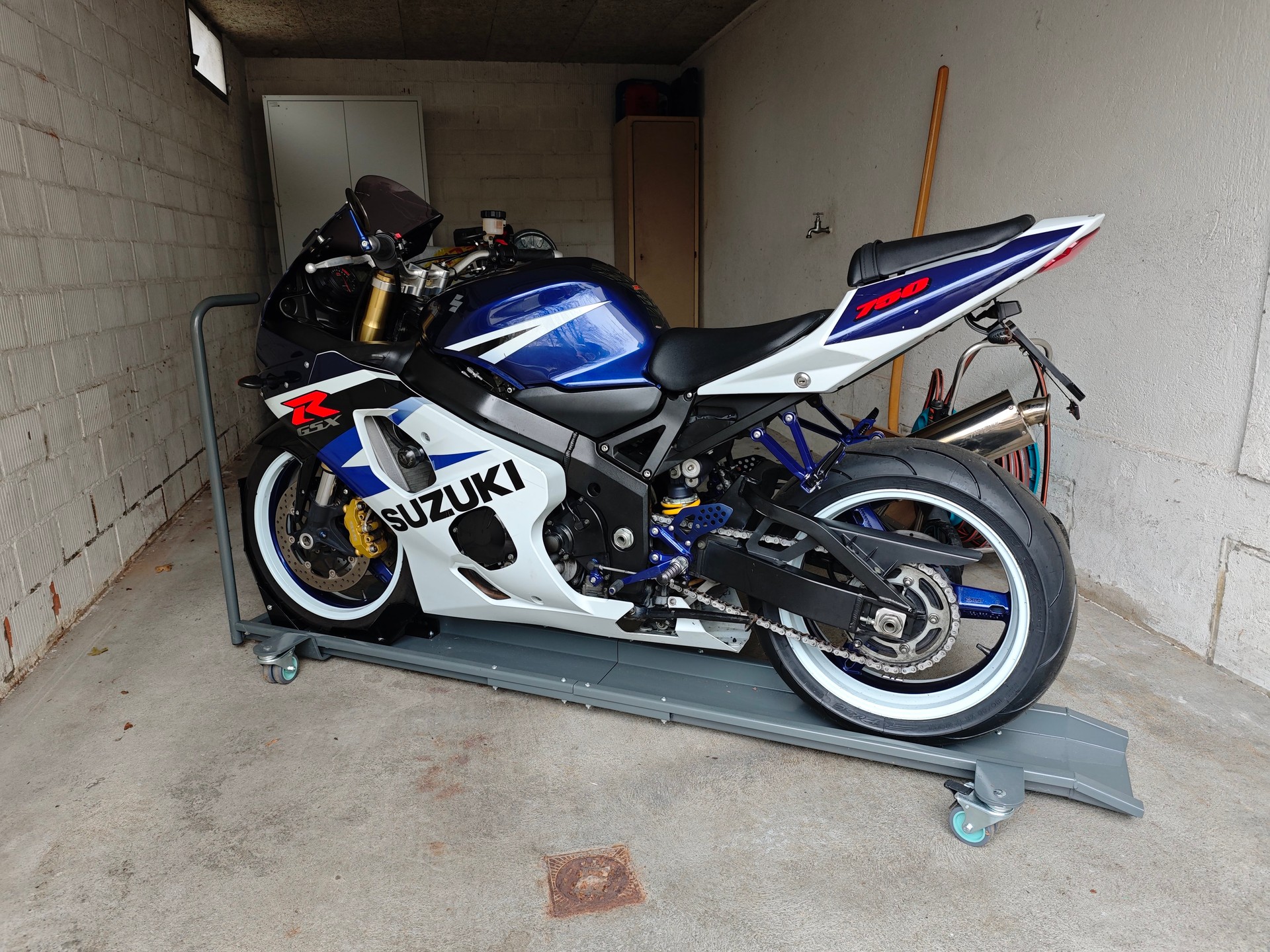 SUZUKI GSX-R 750 K4/K5-image-4