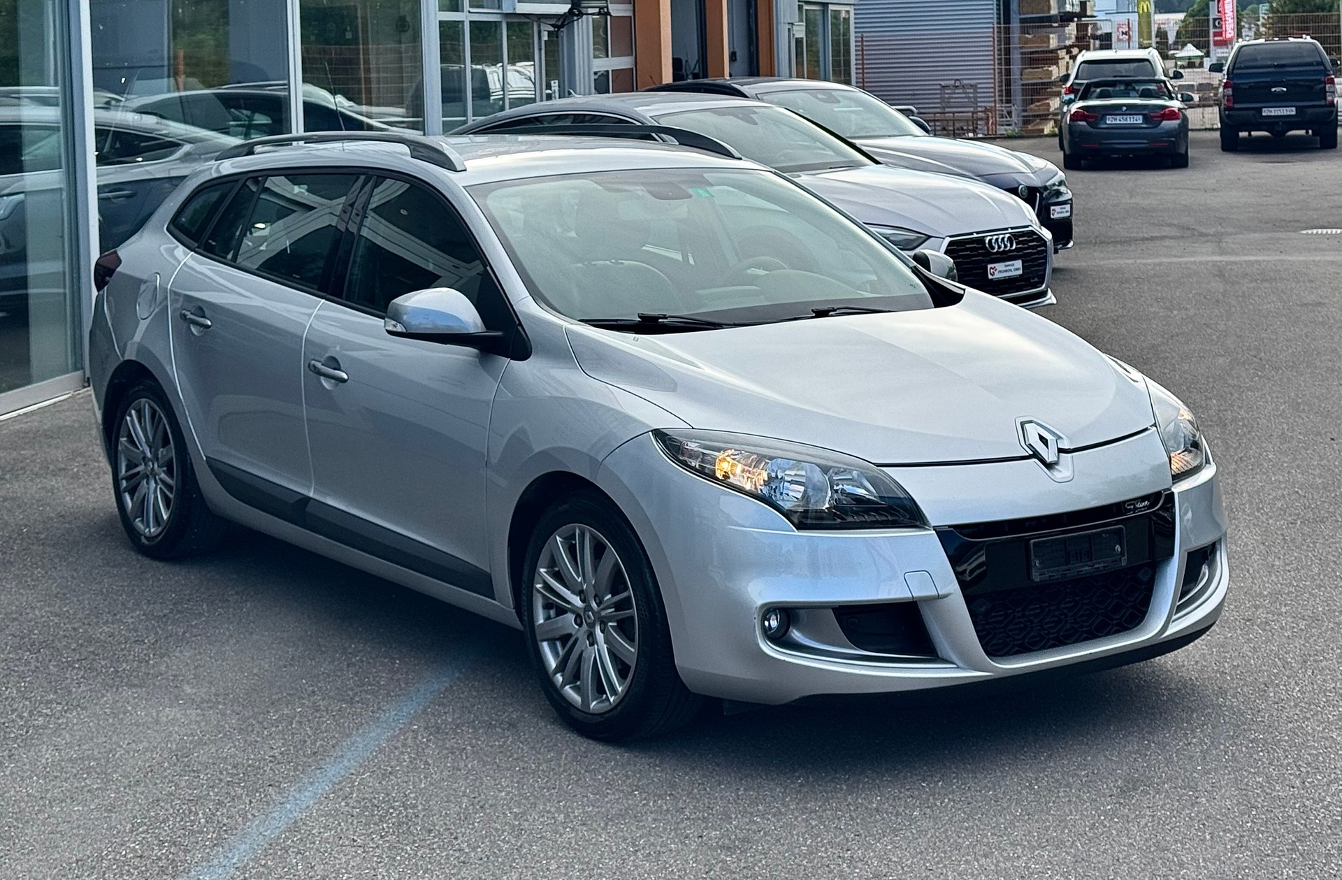 RENAULT Mégane Grandtour 1.4 16V Turbo Bose-showroom-element-2